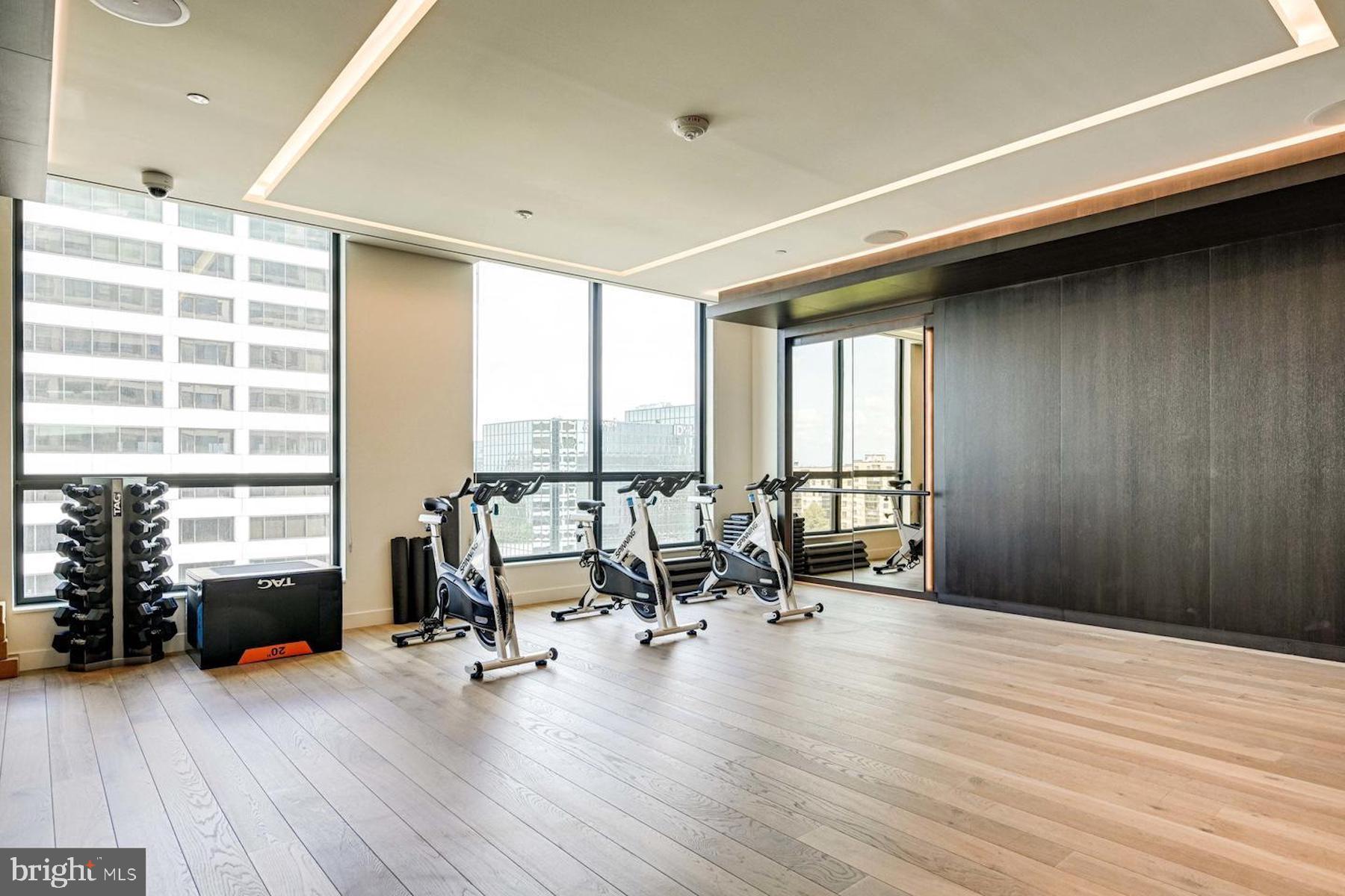 THE VERSE CONDO - Residential Lease