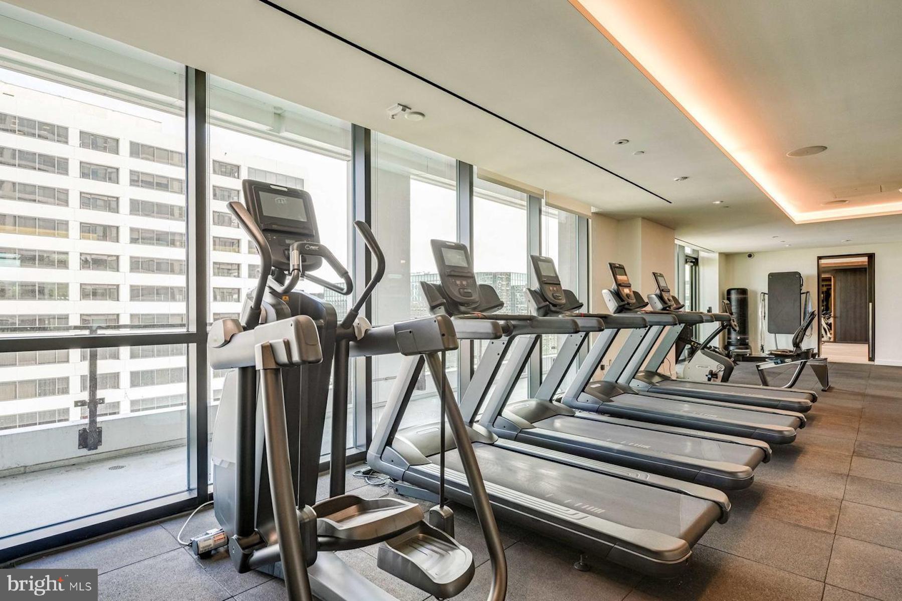 THE VERSE CONDO - Residential Lease