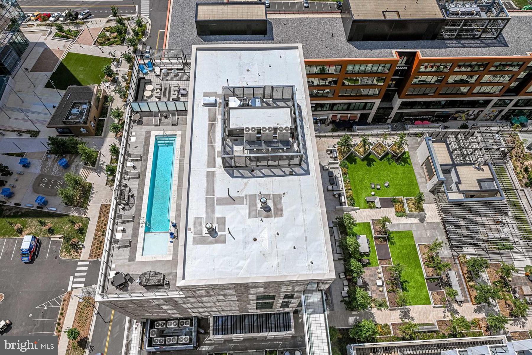 THE VERSE CONDO - Residential Lease