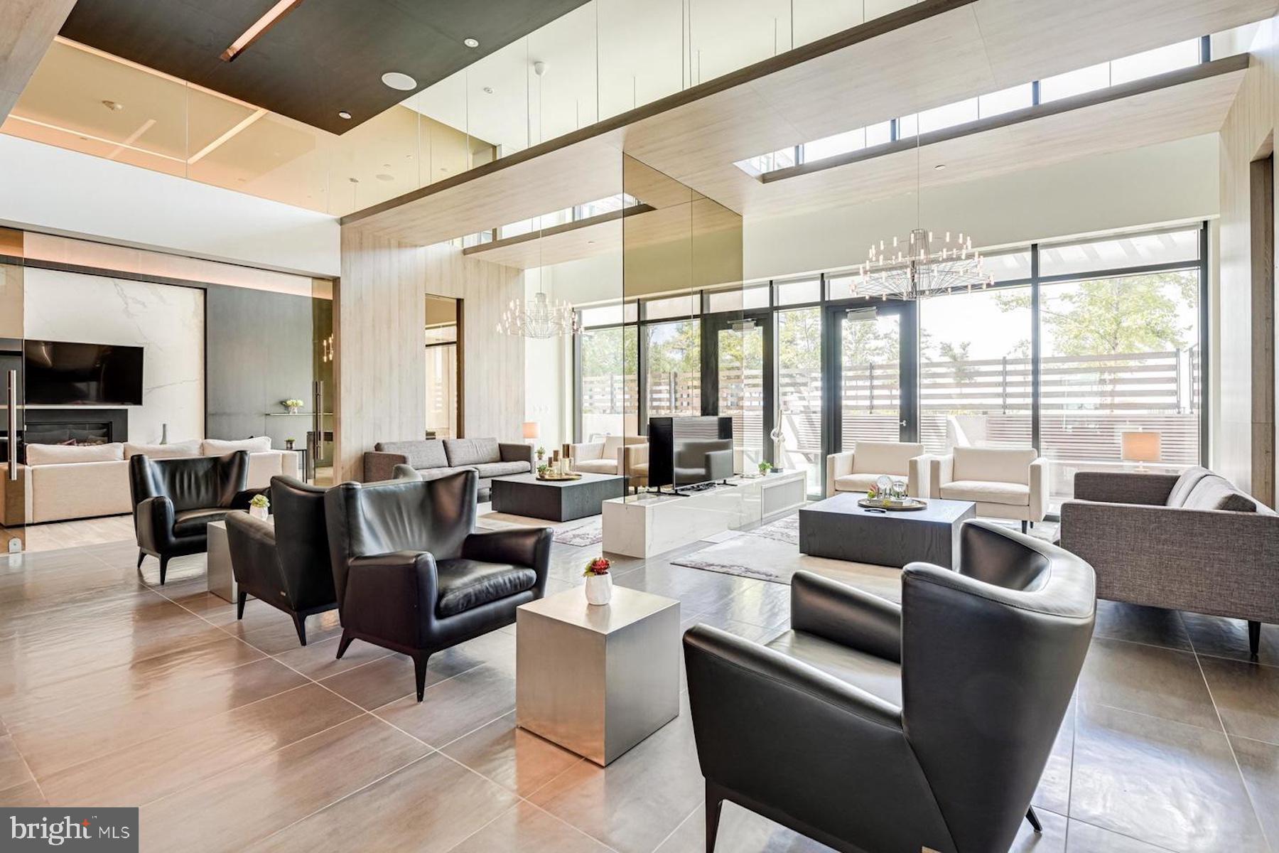 THE VERSE CONDO - Residential Lease