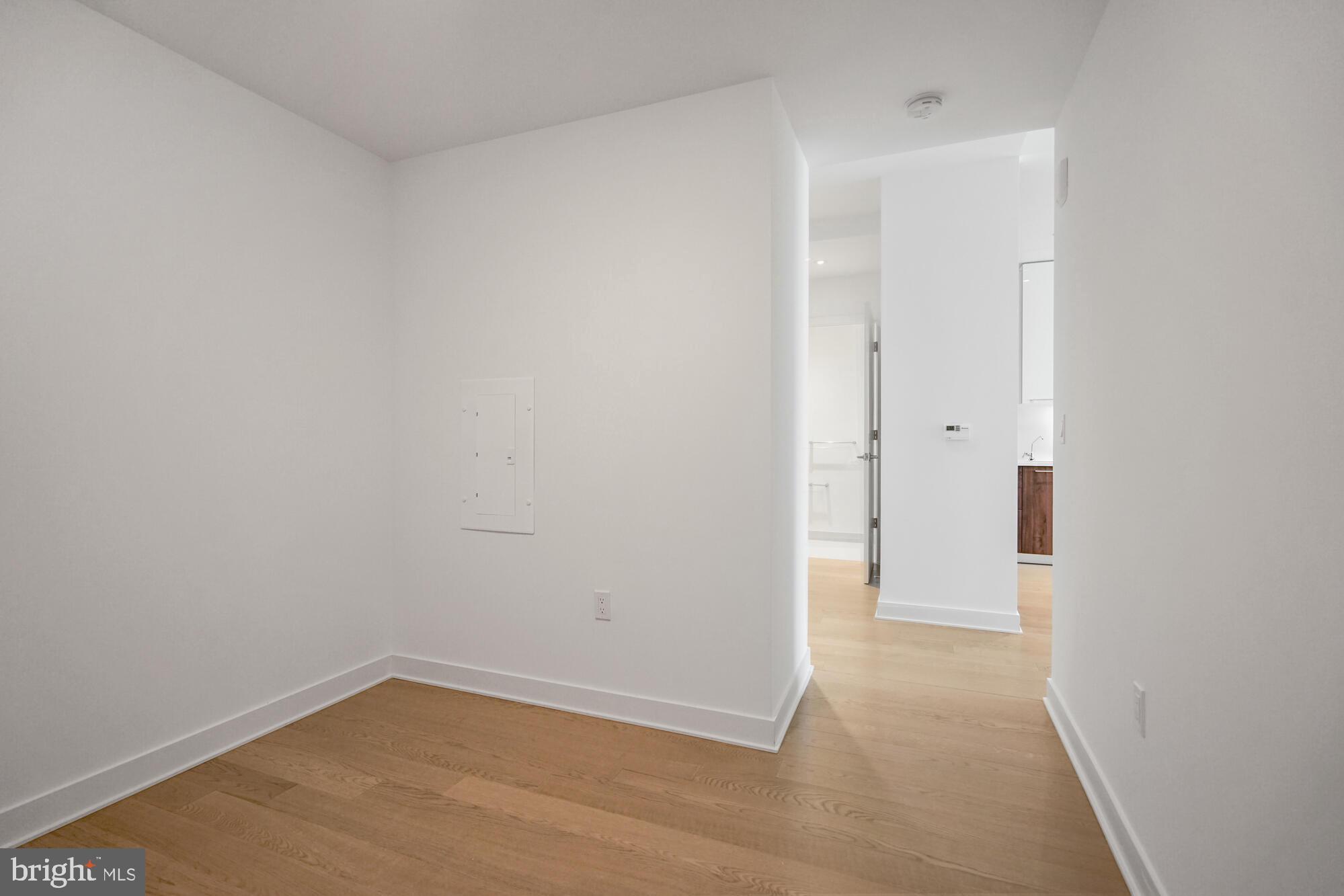 THE VERSE CONDO - Residential Lease