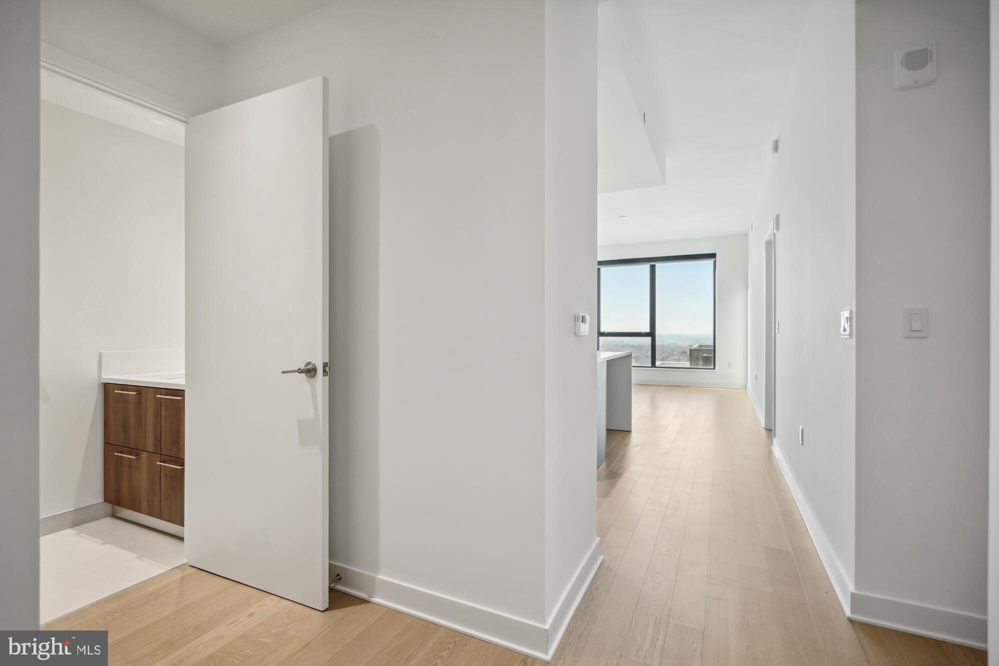 THE VERSE CONDO - Residential Lease