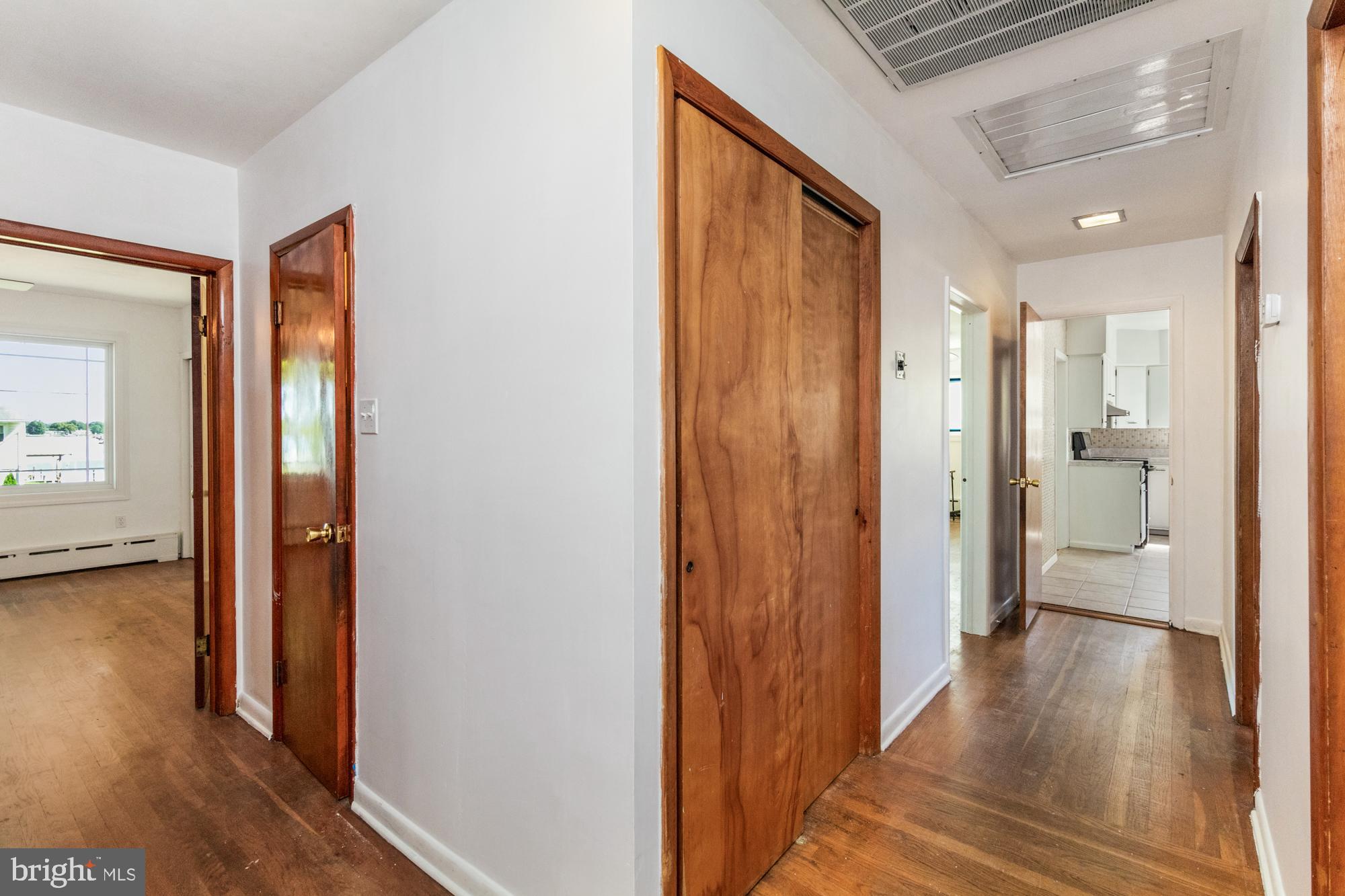 BAUERNSCHMIDT MANOR - Residential Lease