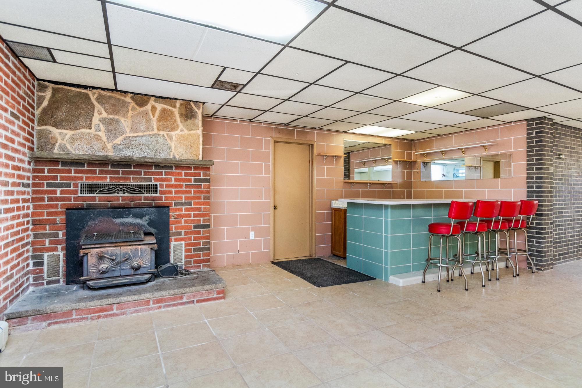 BAUERNSCHMIDT MANOR - Residential Lease