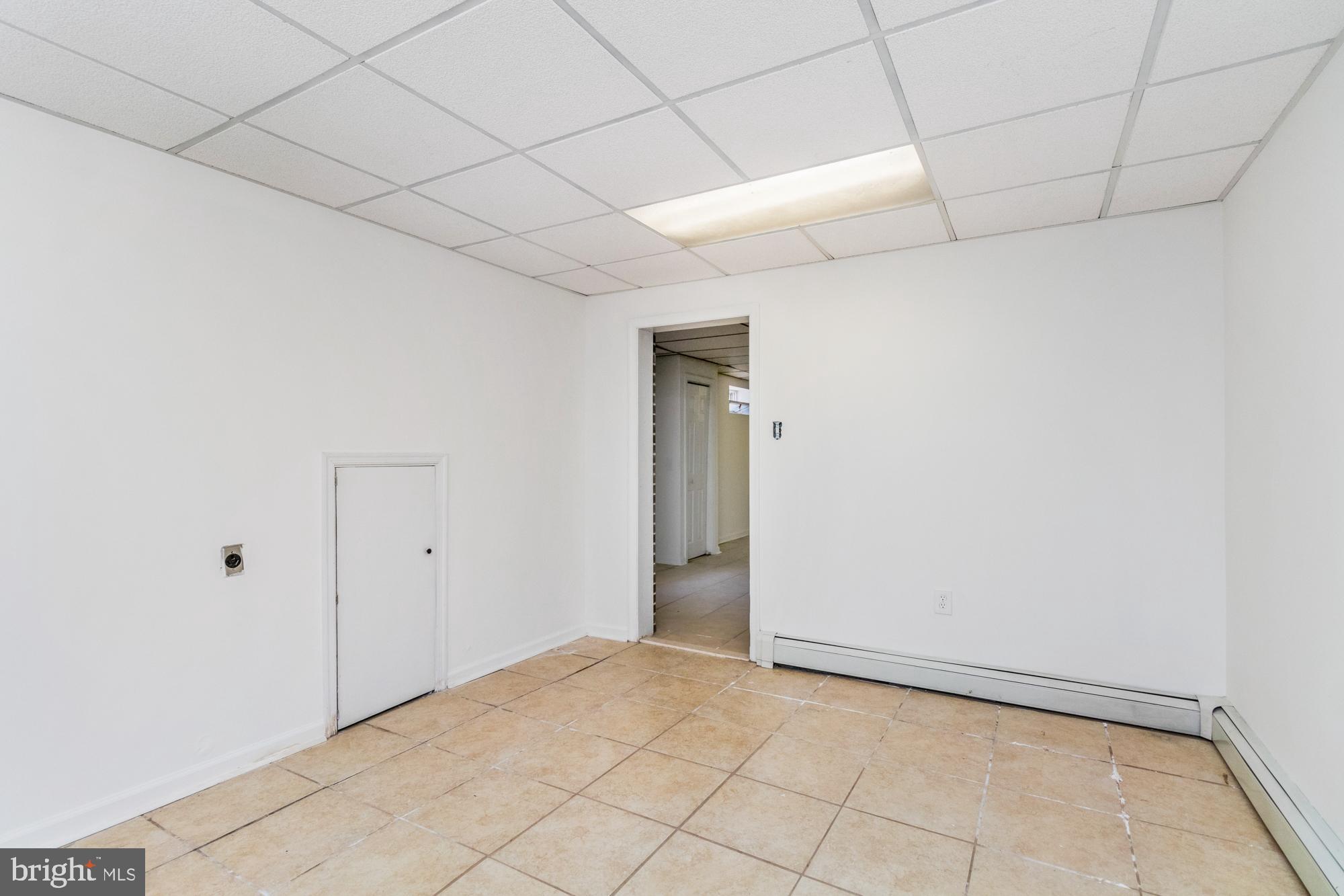 BAUERNSCHMIDT MANOR - Residential Lease