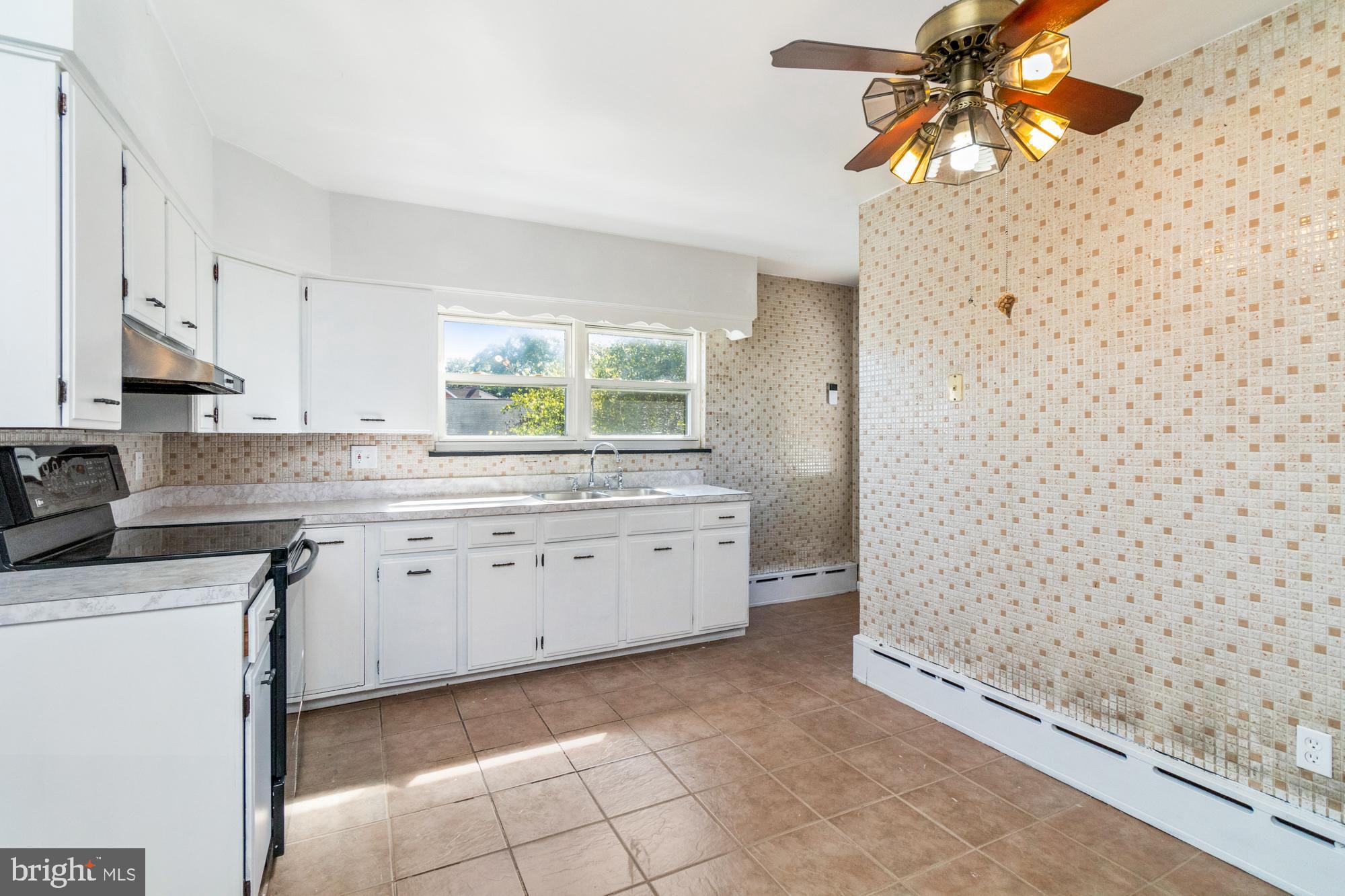 BAUERNSCHMIDT MANOR - Residential Lease