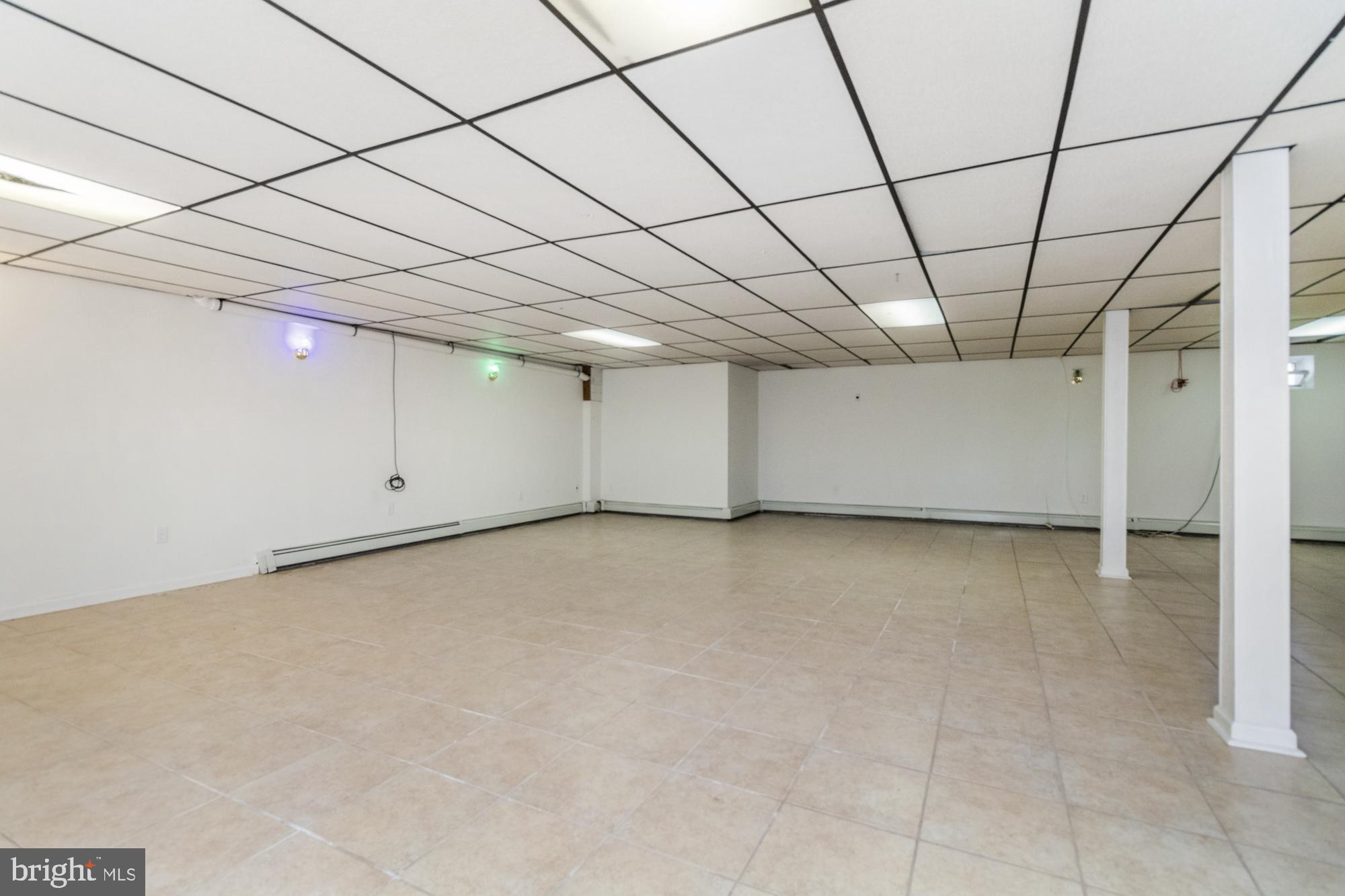 BAUERNSCHMIDT MANOR - Residential Lease