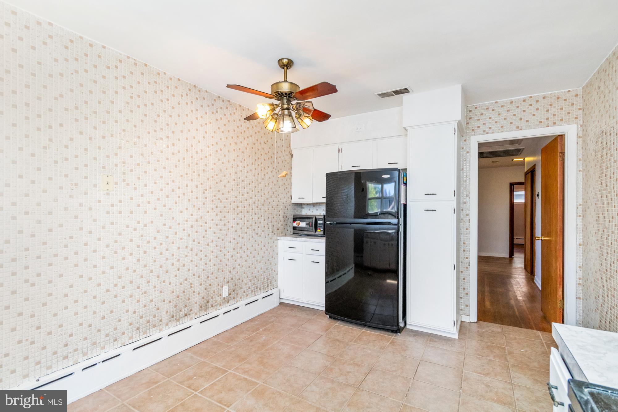 BAUERNSCHMIDT MANOR - Residential Lease