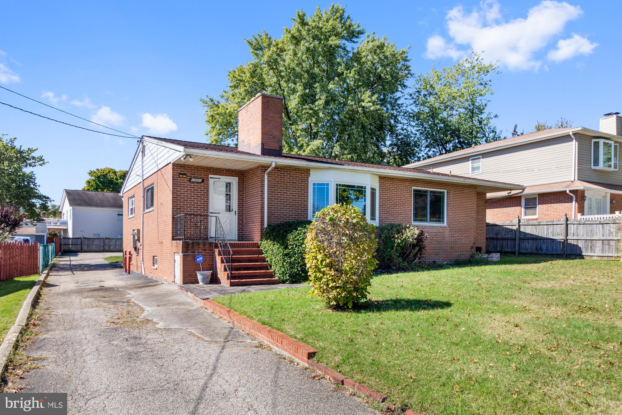 BAUERNSCHMIDT MANOR - Residential Lease