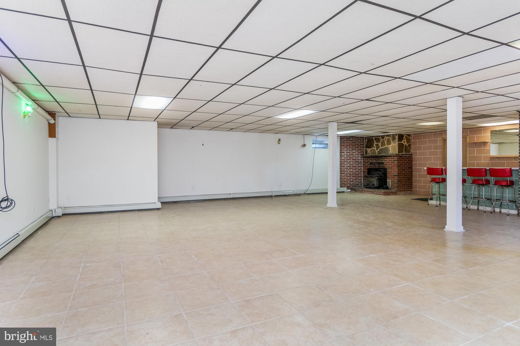 BAUERNSCHMIDT MANOR - Residential Lease