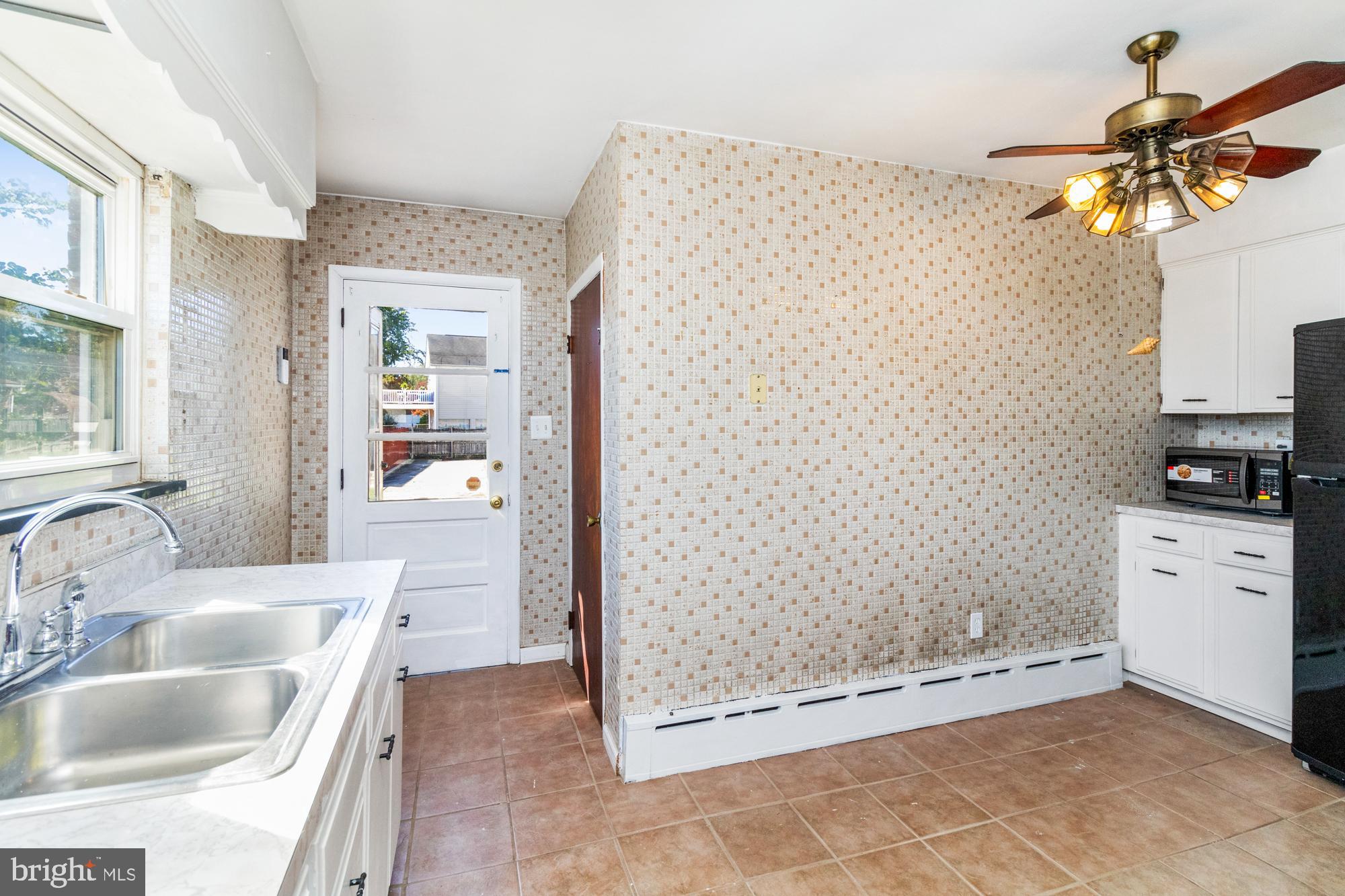 BAUERNSCHMIDT MANOR - Residential Lease