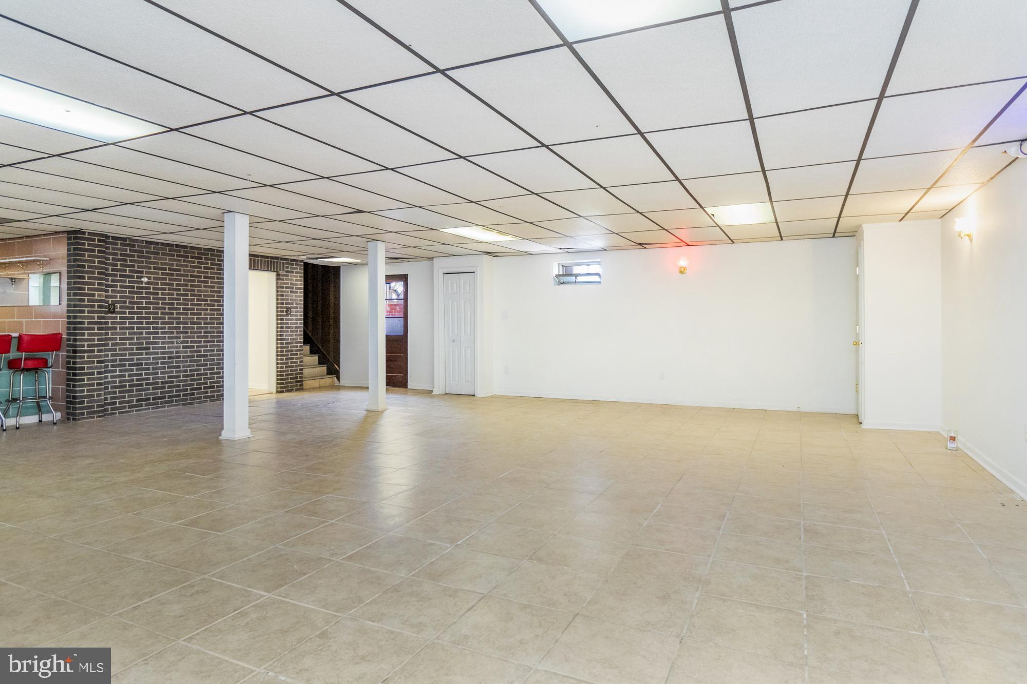 BAUERNSCHMIDT MANOR - Residential Lease