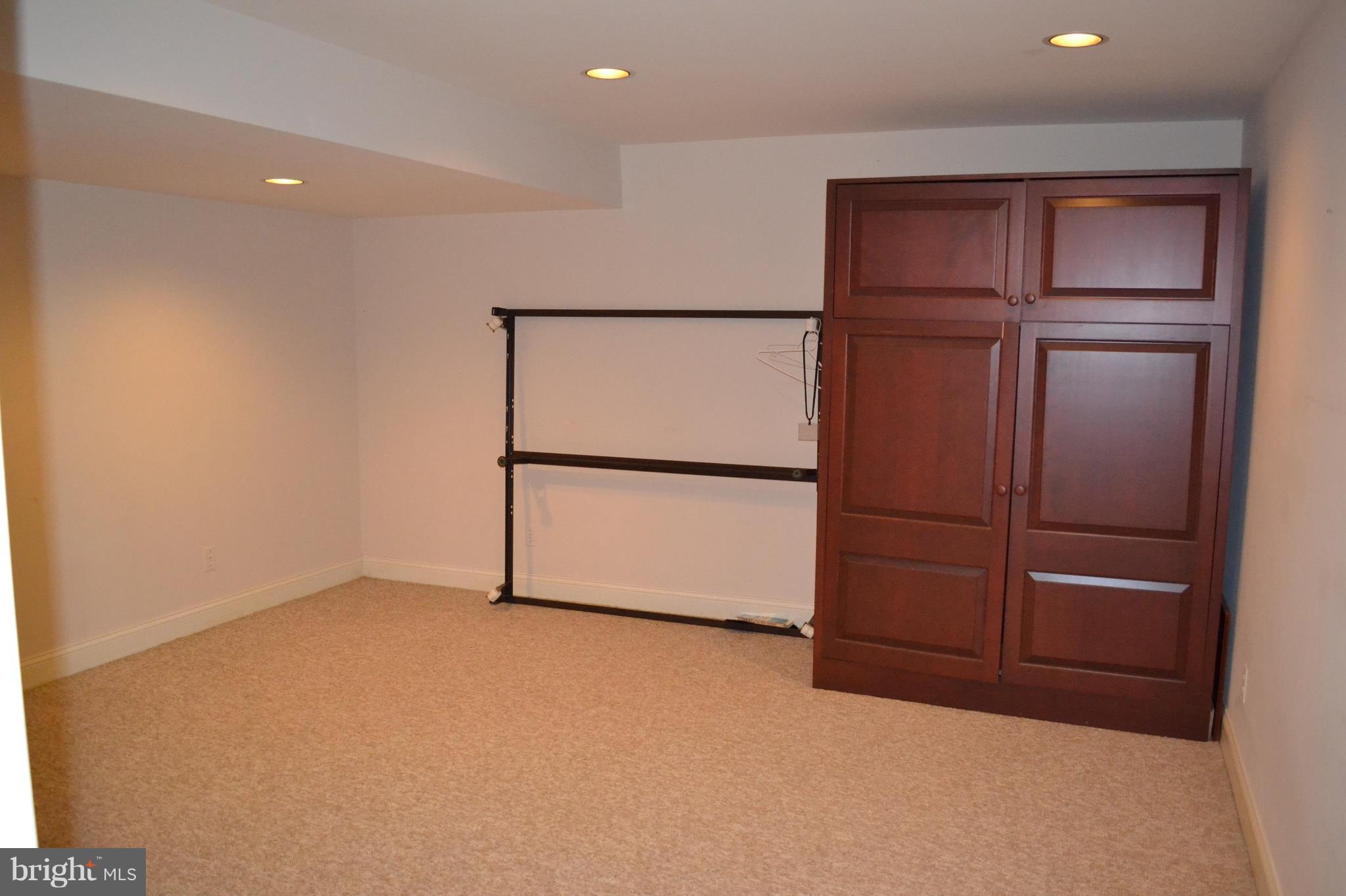 FIVE SPRINGS - Residential Lease