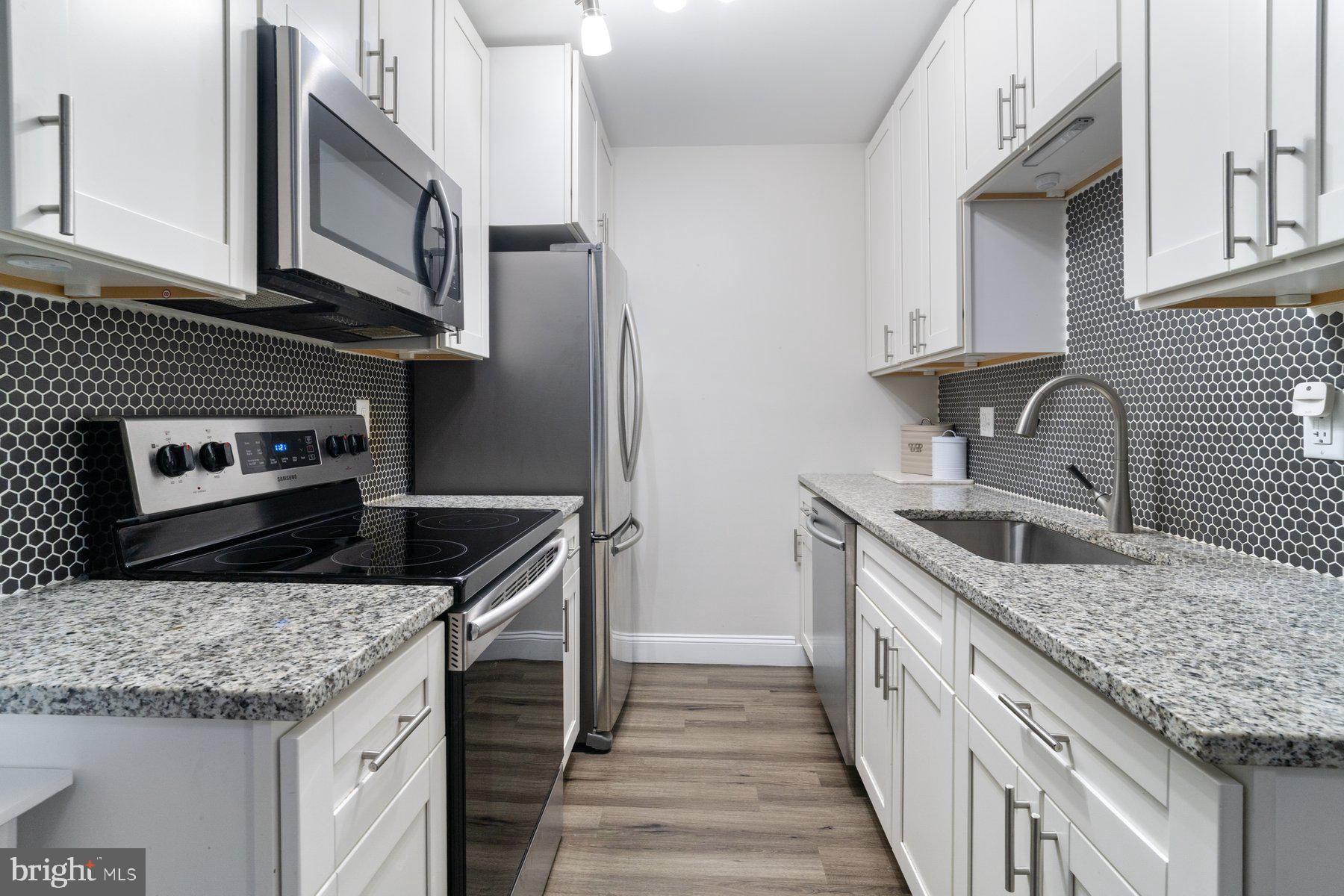 BALLENGER CREEK - Residential