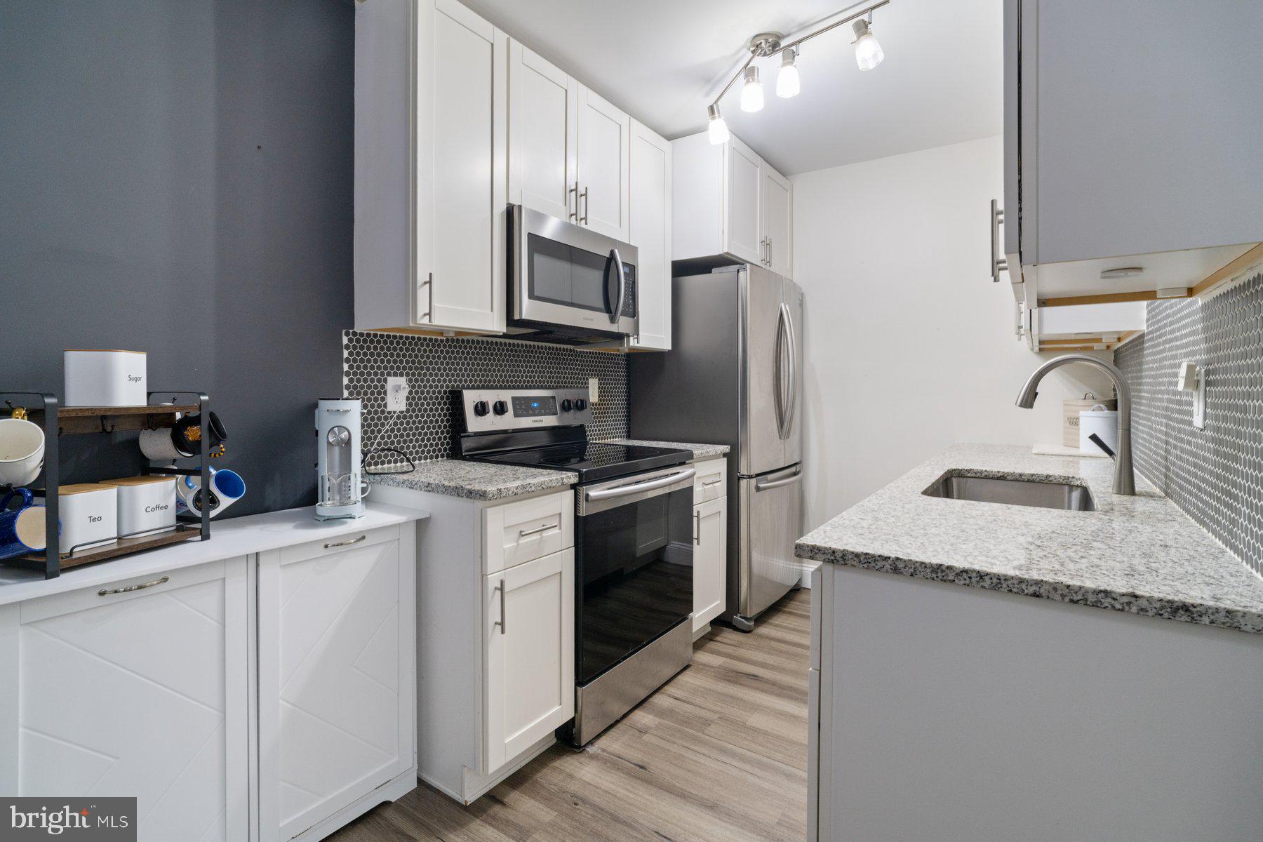 BALLENGER CREEK - Residential