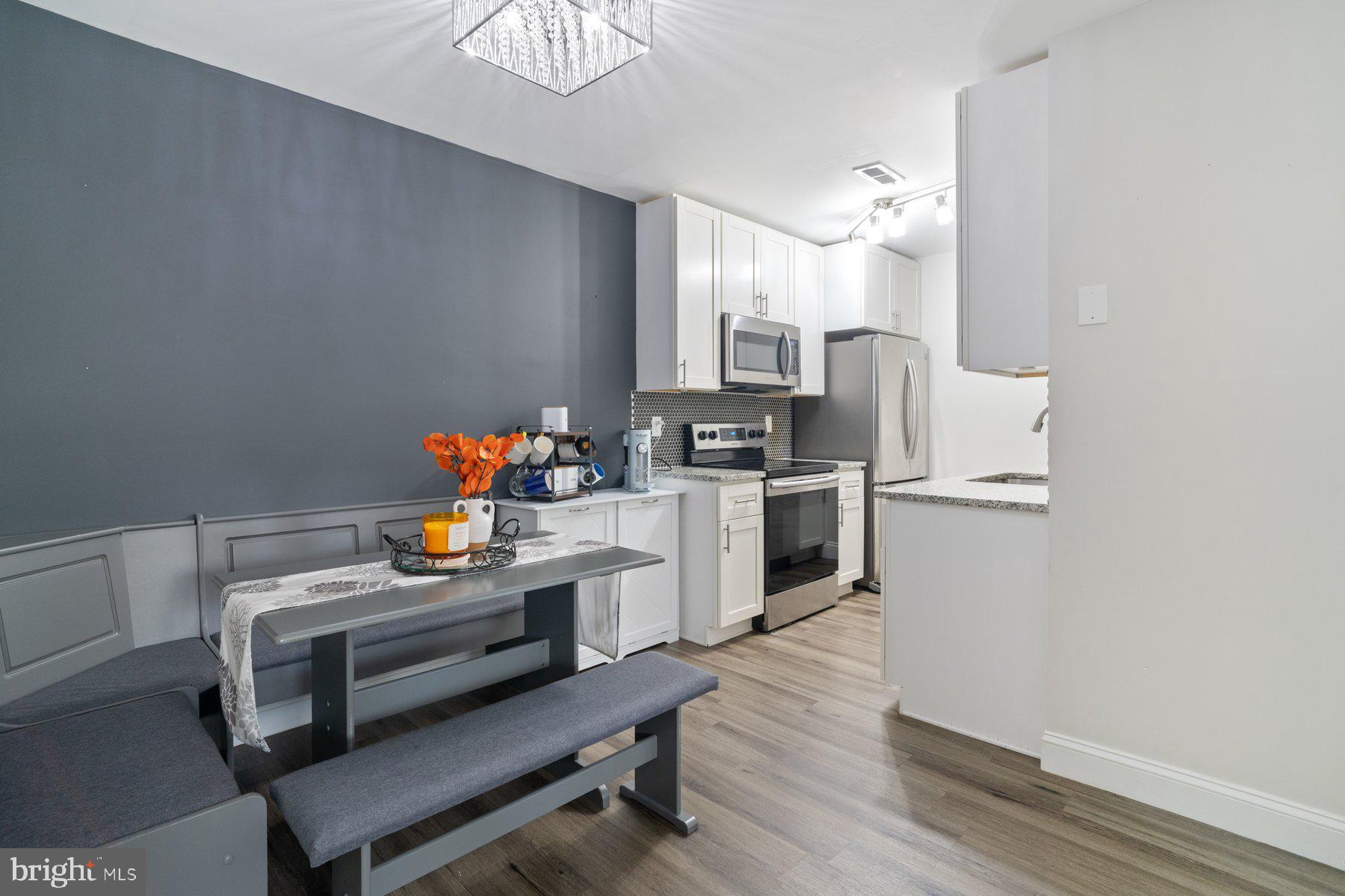 BALLENGER CREEK - Residential