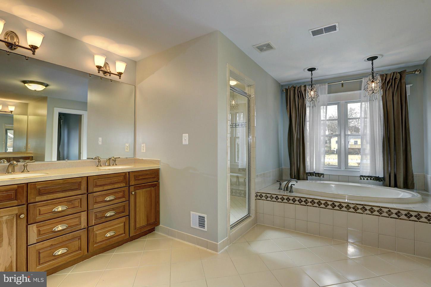 WEST VIENNA WOODS - Residential