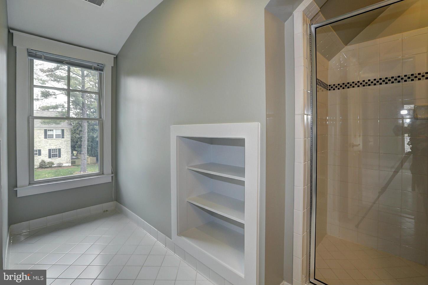 WEST VIENNA WOODS - Residential