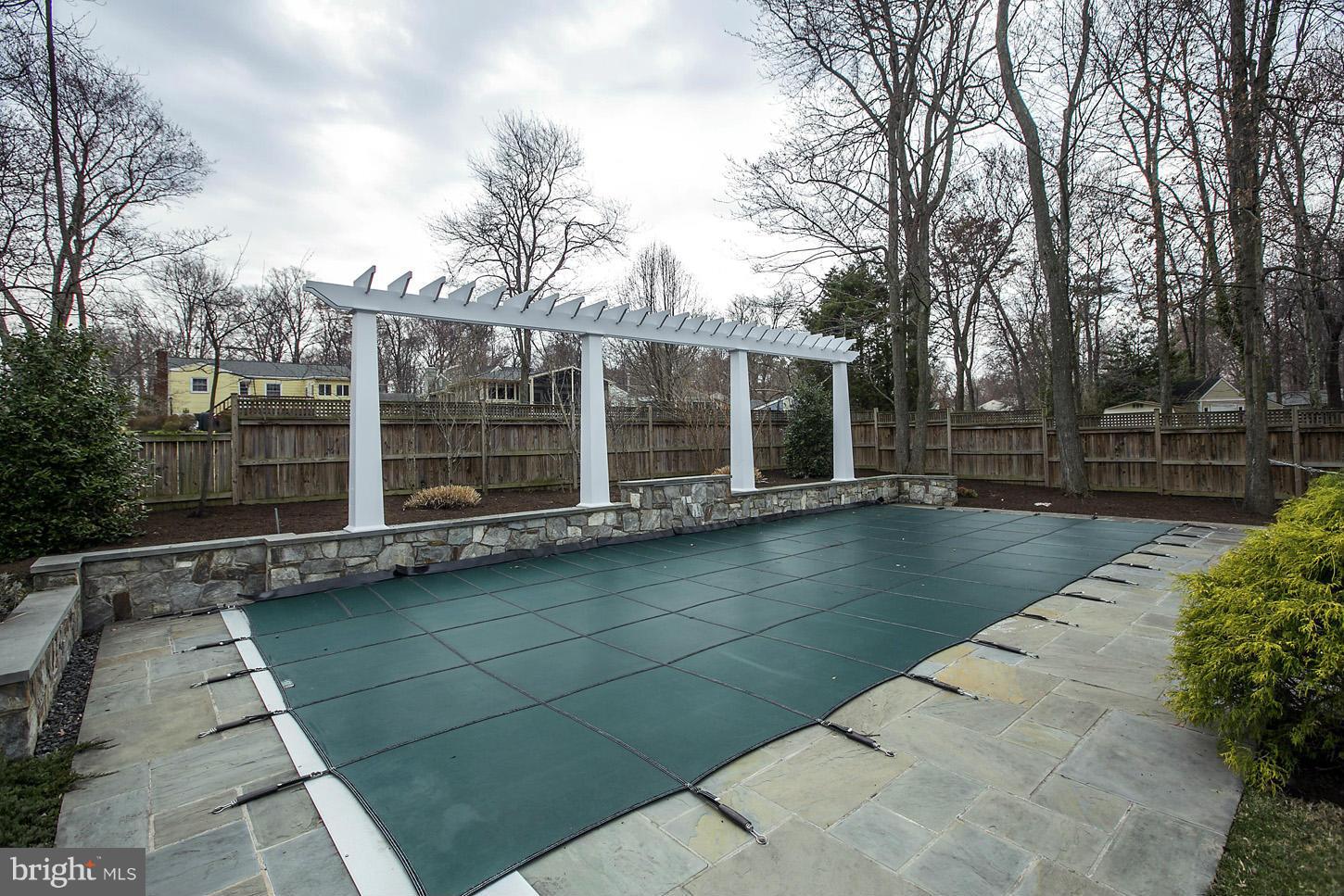 WEST VIENNA WOODS - Residential