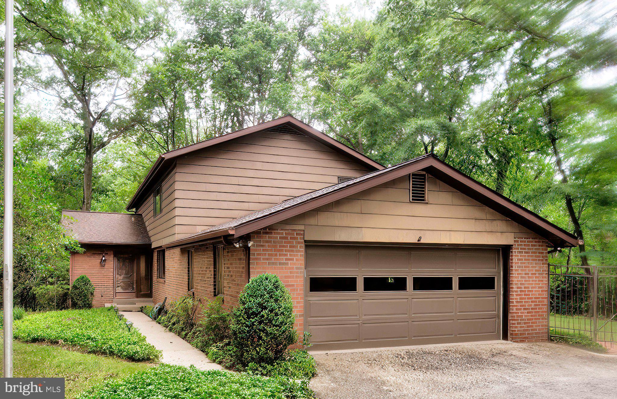 1717 HAMILTON DRIVE