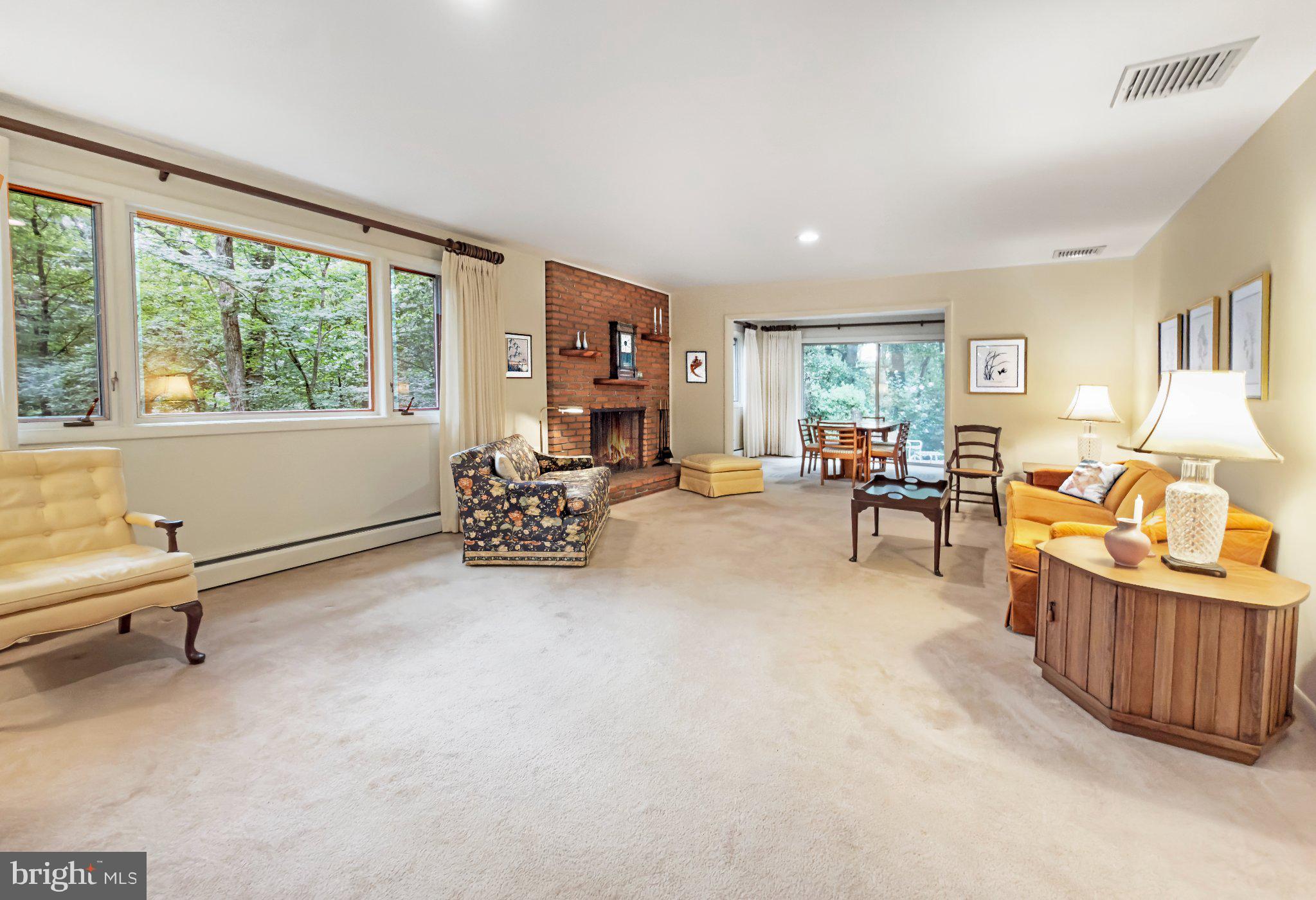 1717 HAMILTON DRIVE
