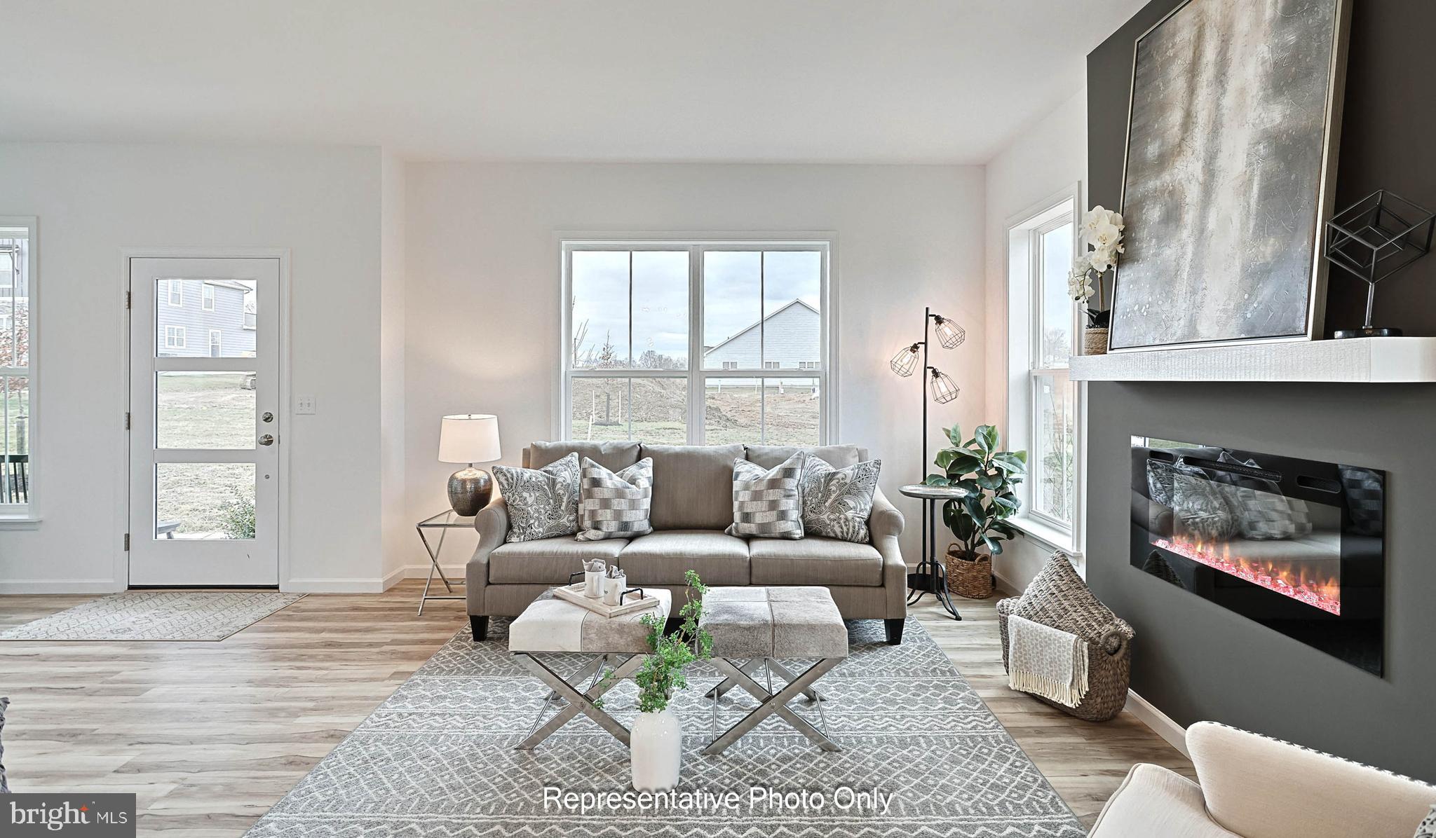 2422 HAWTHORNE DRIVE