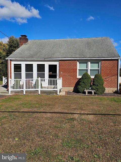 Photo of 31 Springers Lane, NEW CUMBERLAND, PA 17070 (MLS # PAYK2092710)