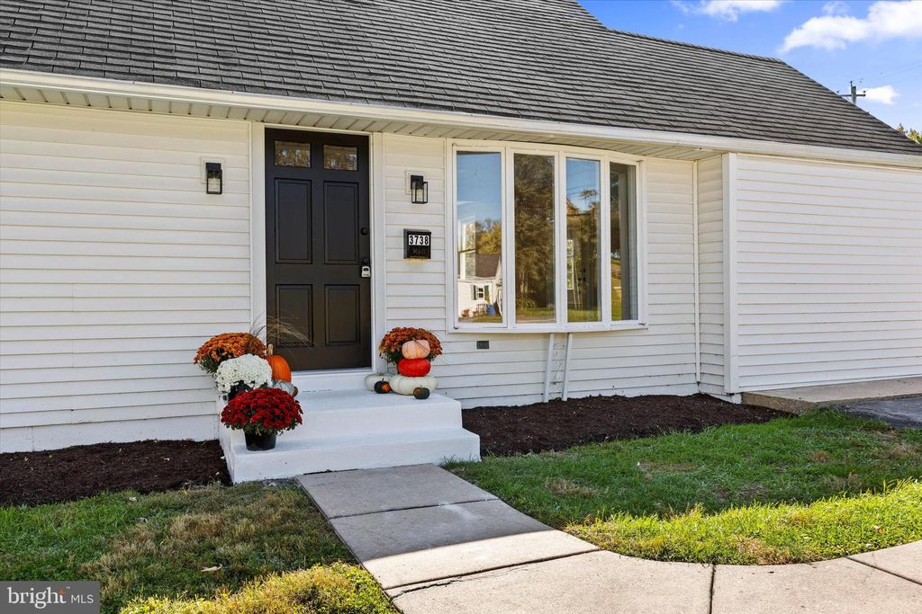 Photo of 3738 Stuart Drive, YORK, PA 17402 (MLS # PAYK2091270)