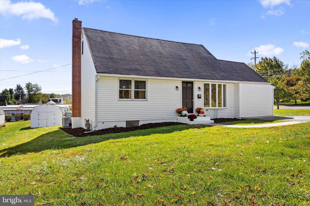 Photo of 3738 Stuart Drive, YORK, PA 17402 (MLS # PAYK2091270)