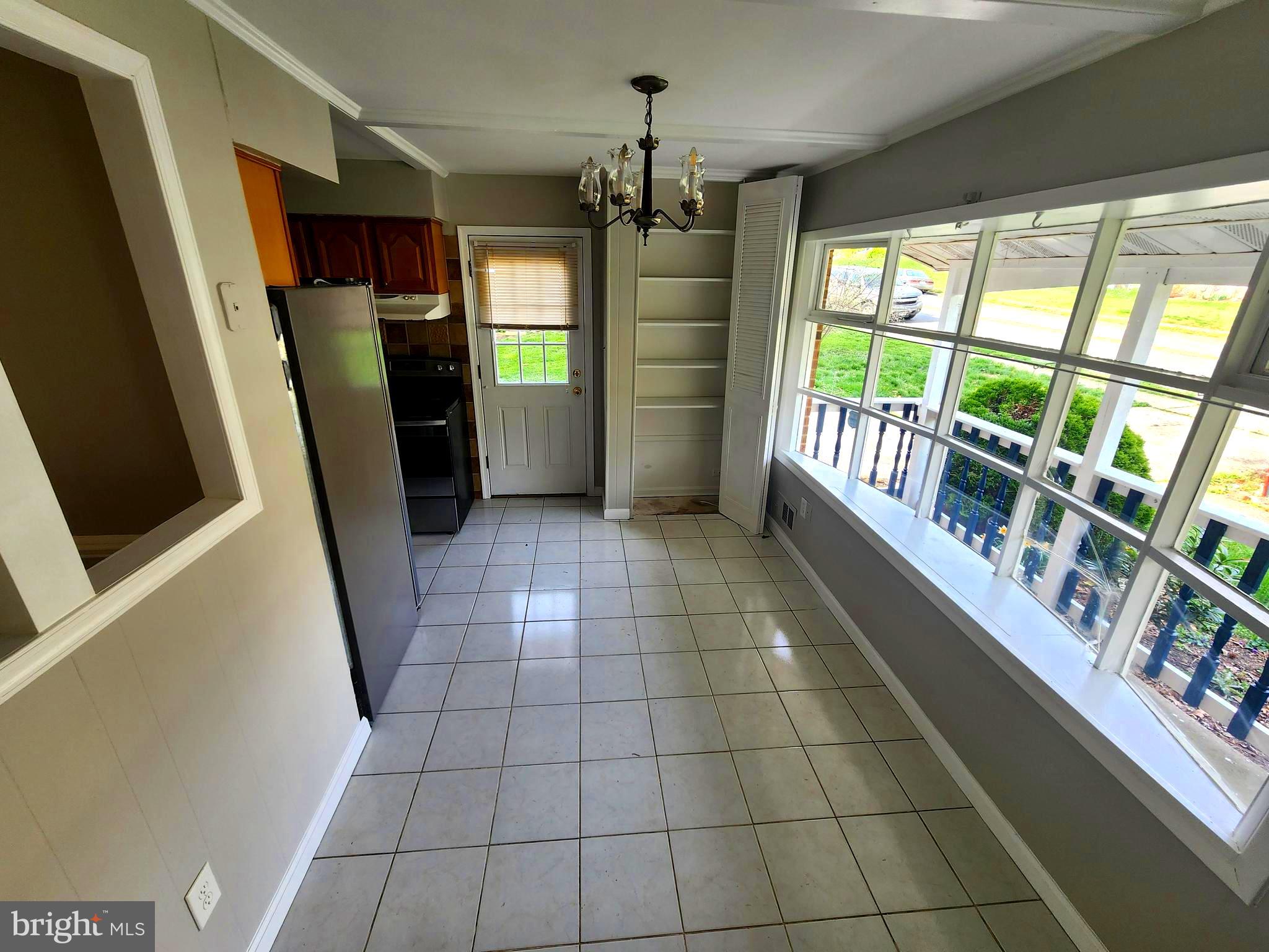 LAKE RIDGE - Residential