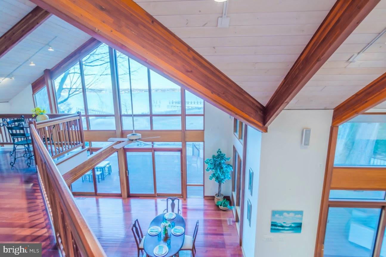 WOODLAND BEACH - Residential