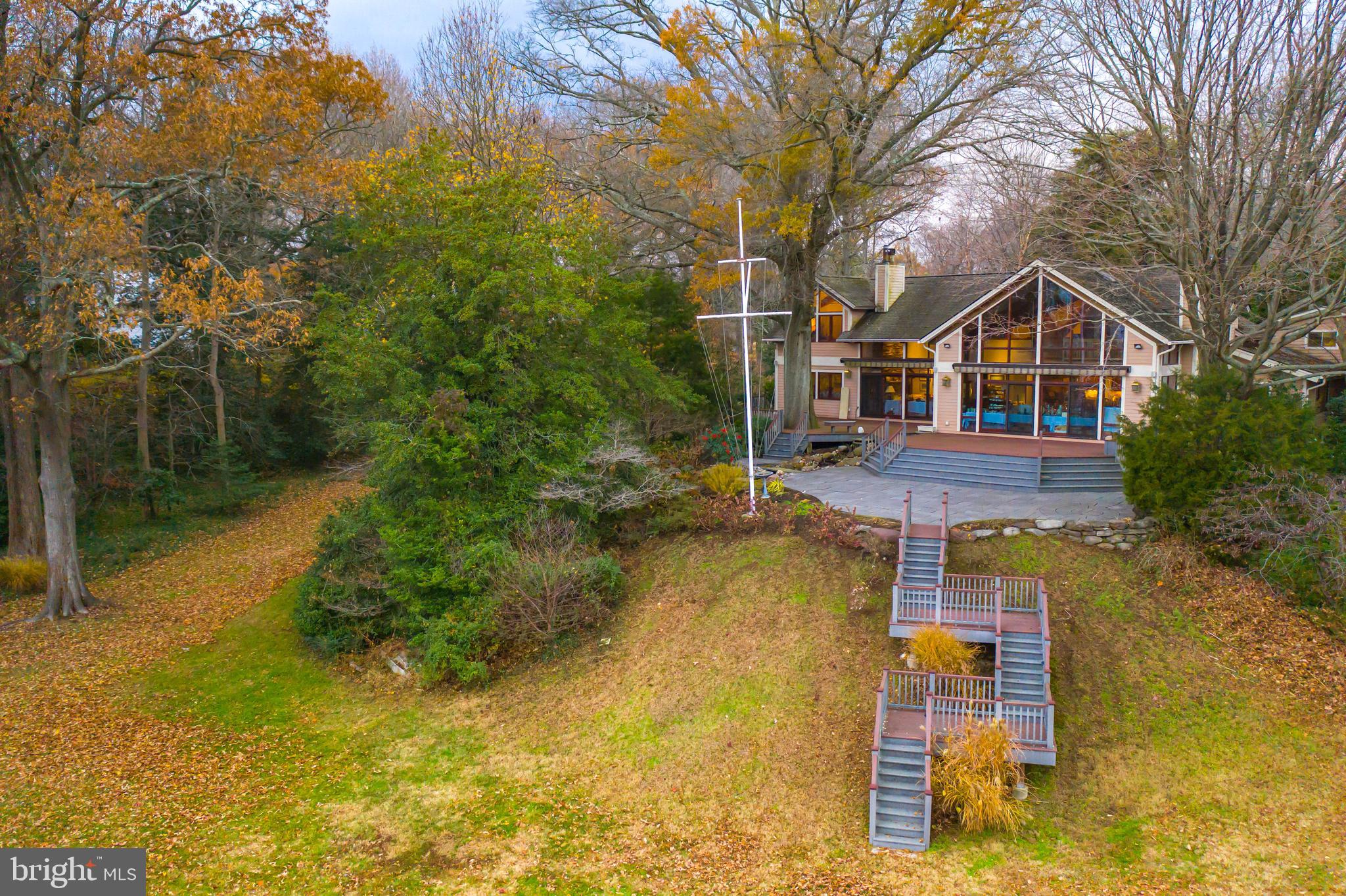 WOODLAND BEACH - Residential