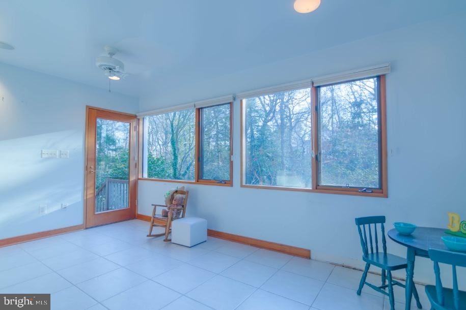 WOODLAND BEACH - Residential