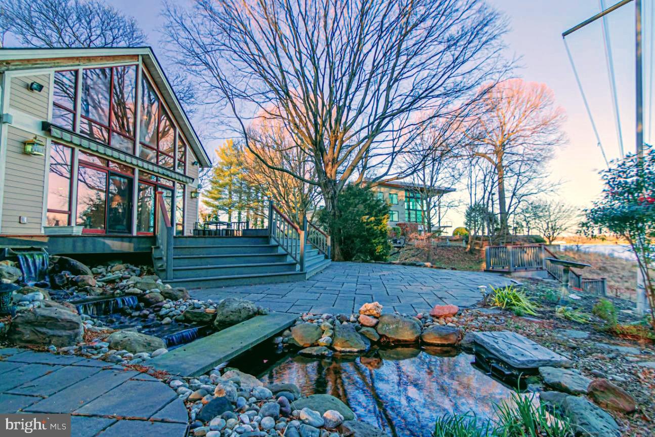 WOODLAND BEACH - Residential