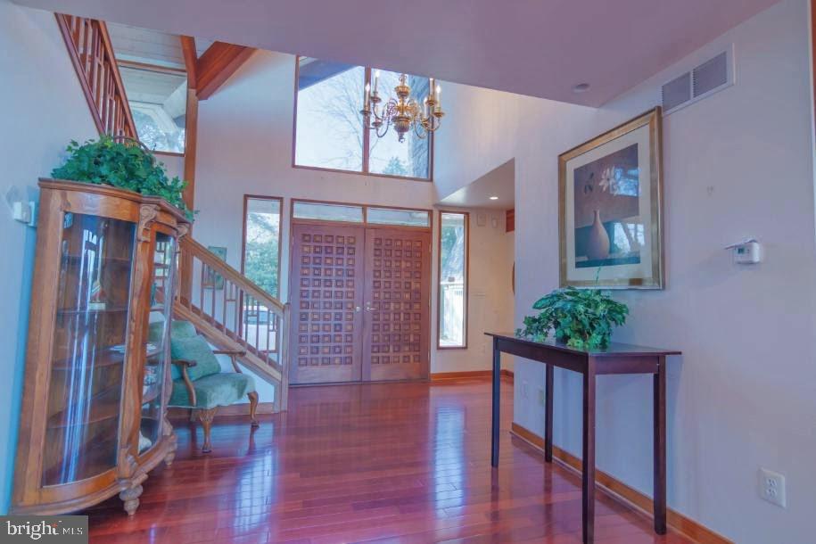 WOODLAND BEACH - Residential