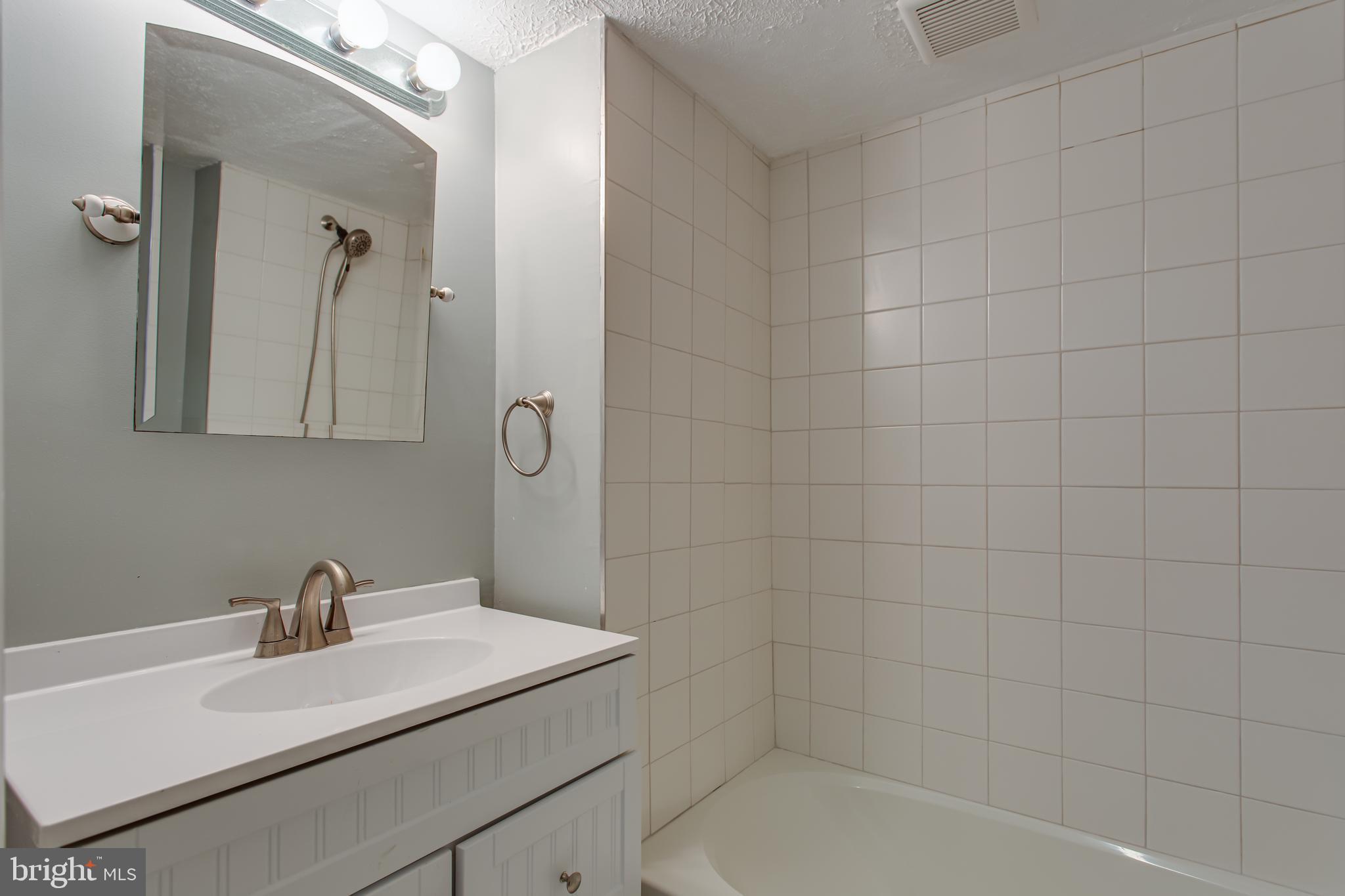 ST CHARLES BANNISTER - Residential