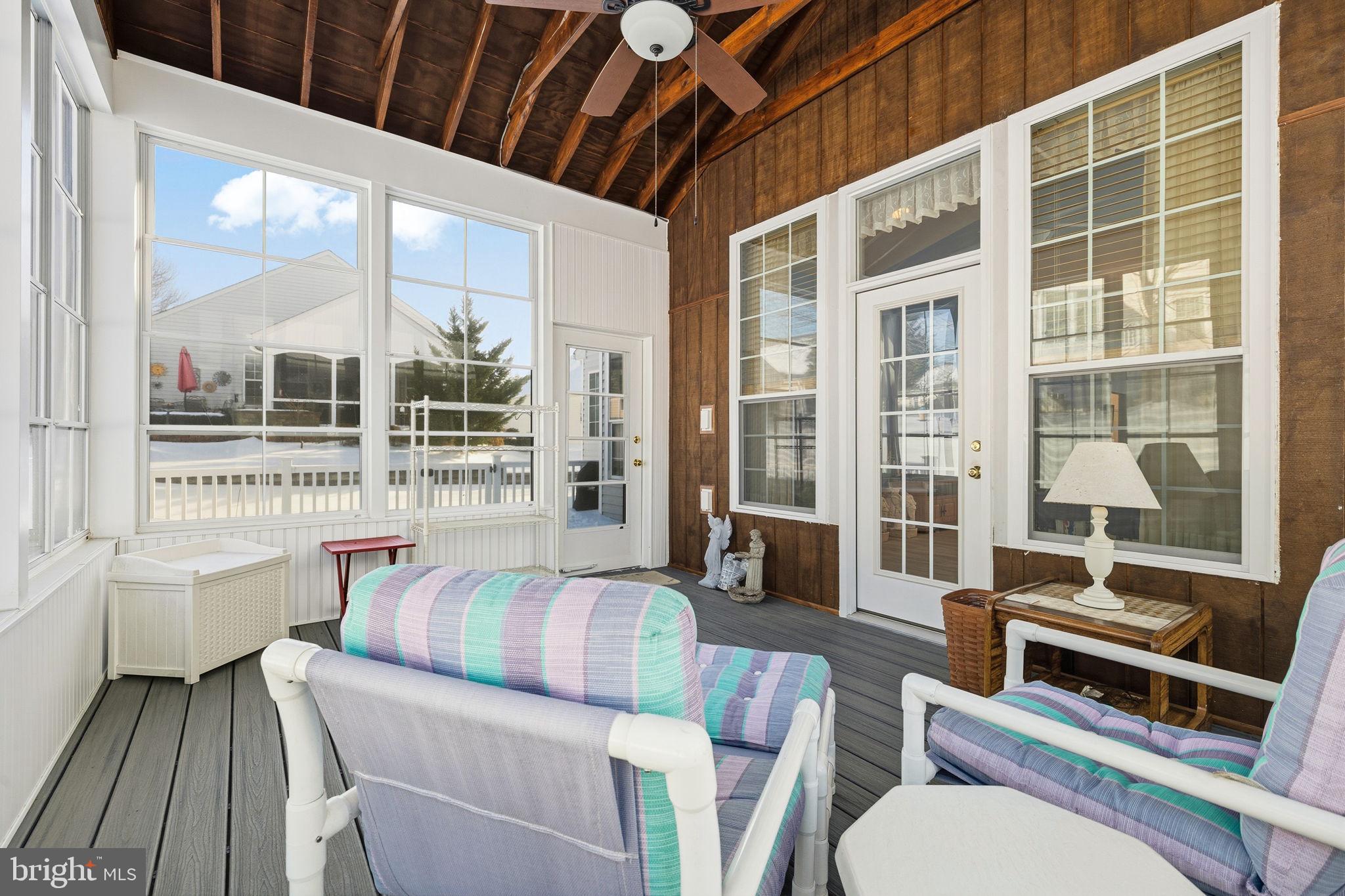 FOUR SEASONS - Residential