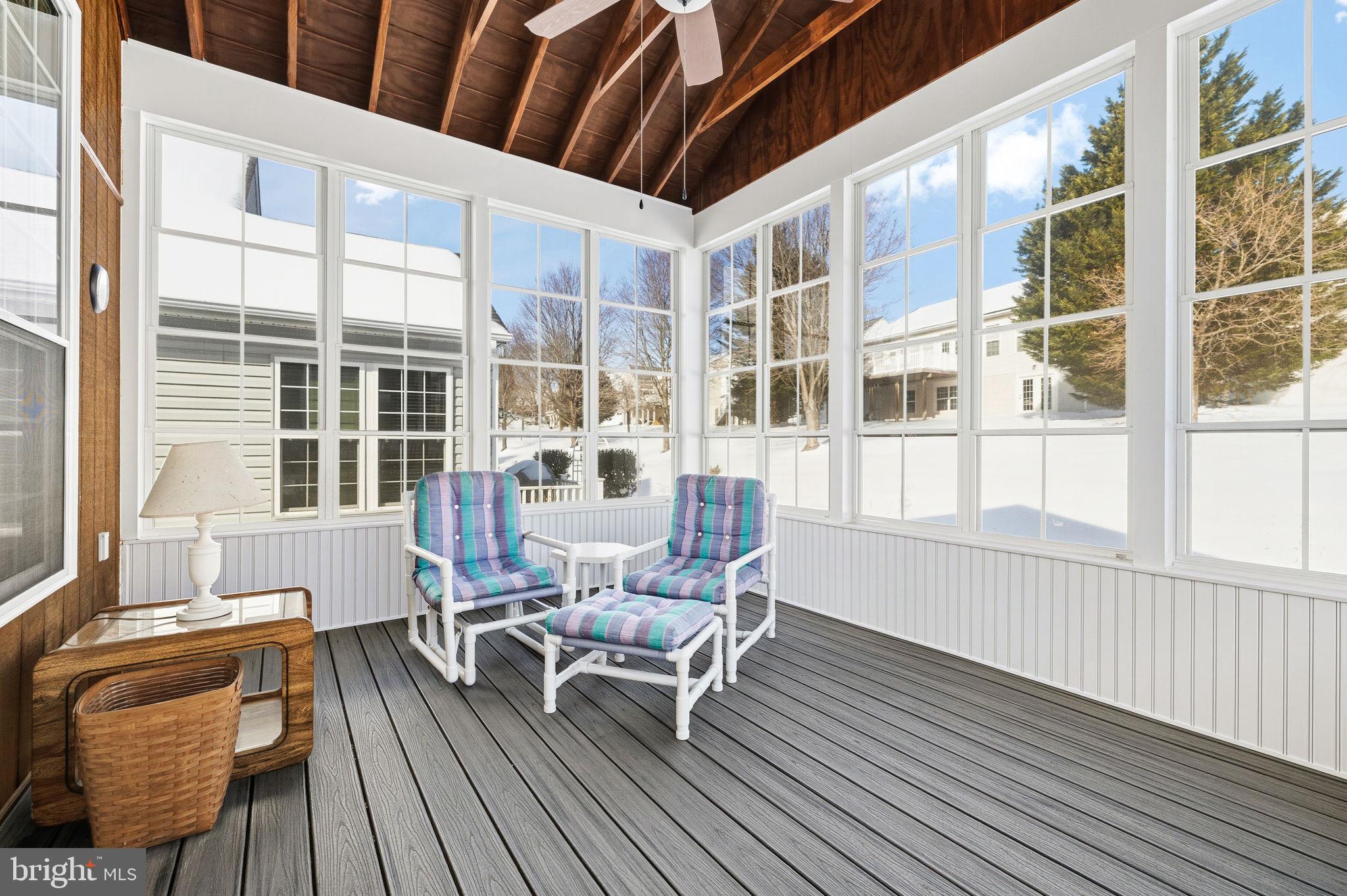 FOUR SEASONS - Residential