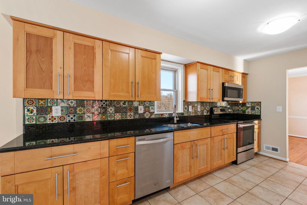 Photo of 18117 Ivy Lane, OLNEY, MD 20832 (MLS # MDMC2214568)