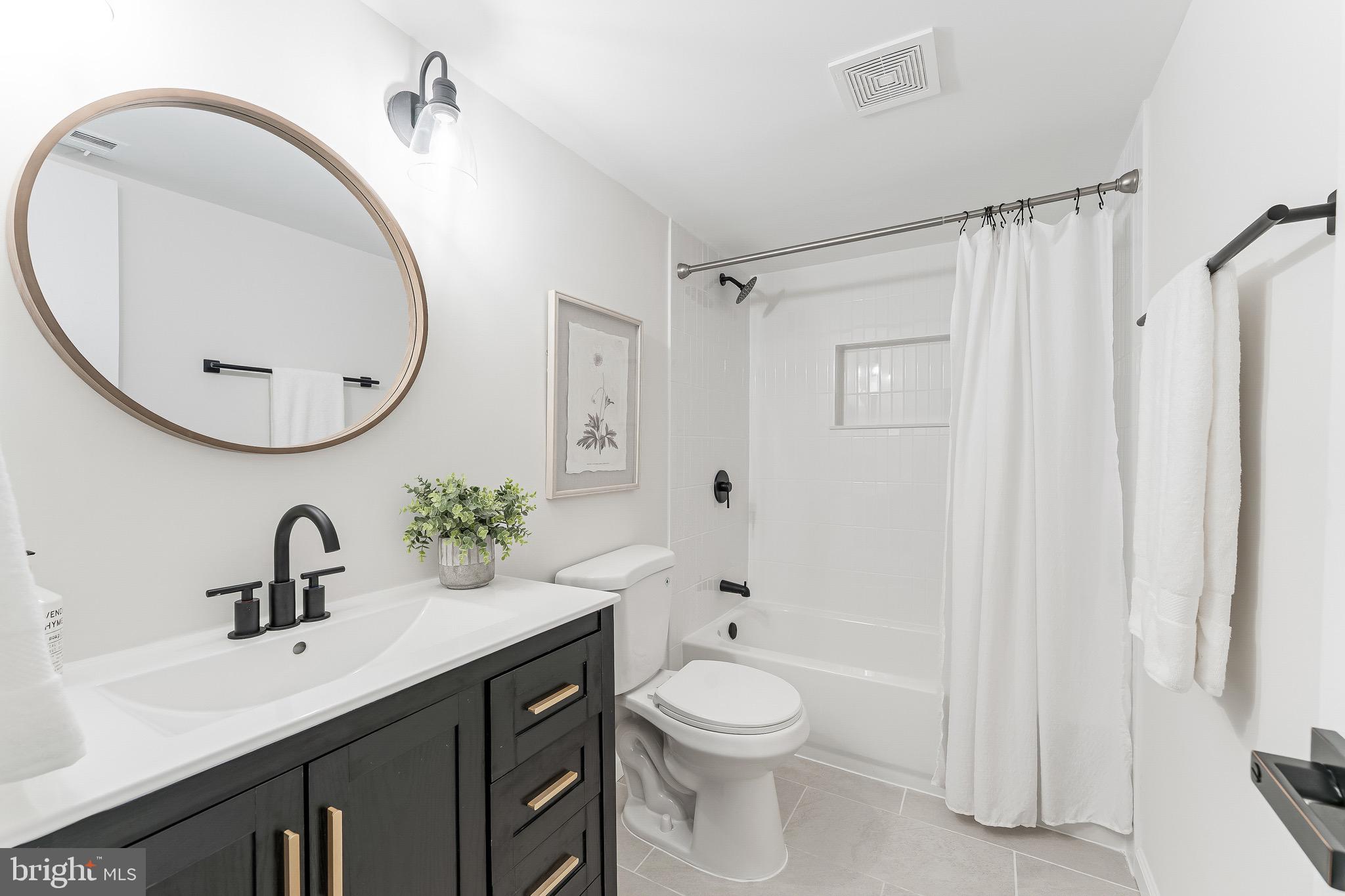 HIDDENBROOK - Residential