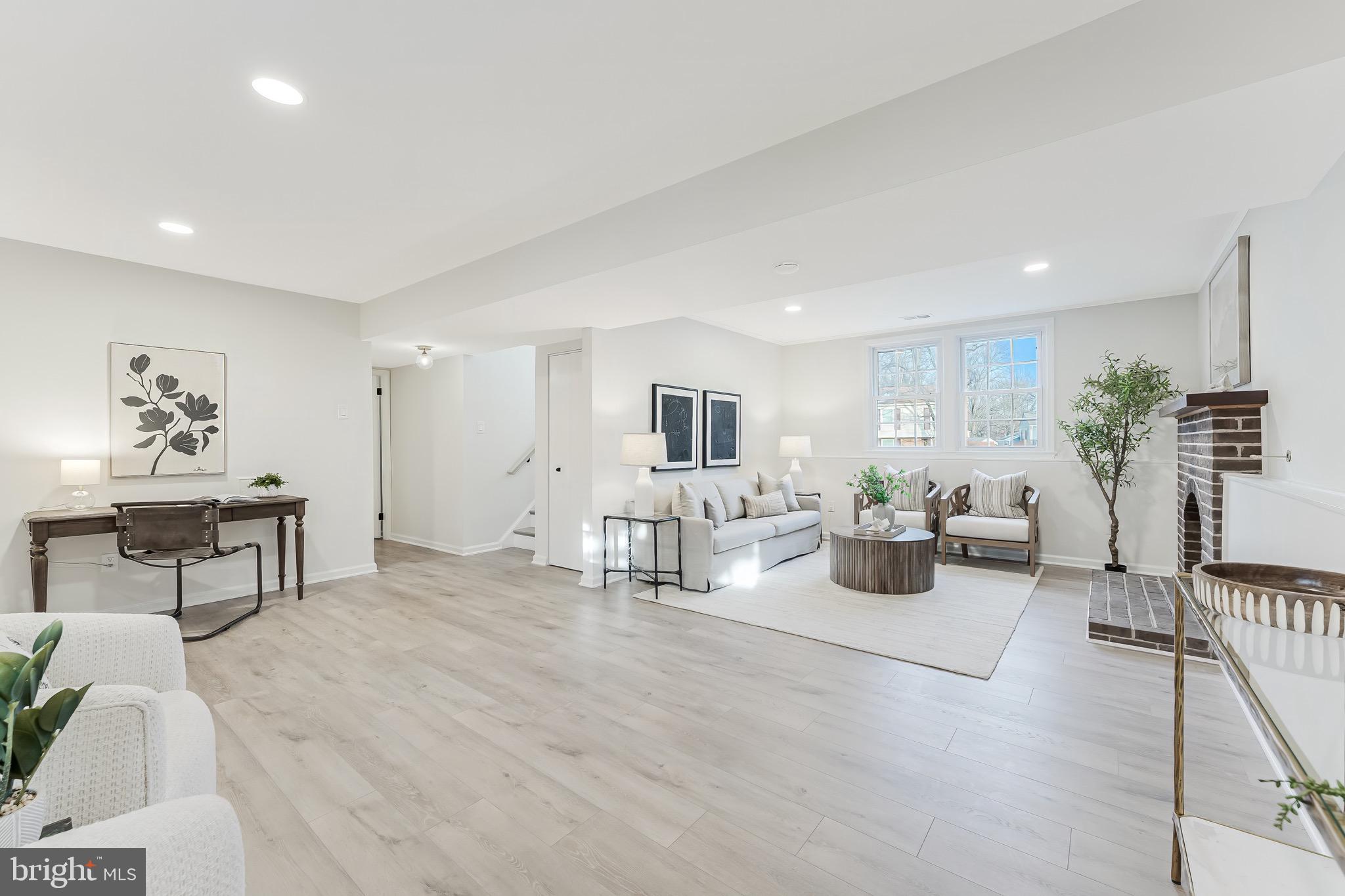 HIDDENBROOK - Residential