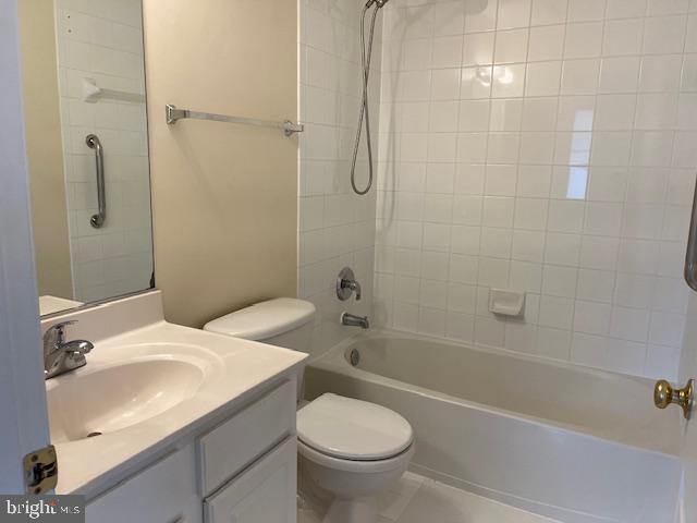 POTOMAC LAKES - Residential Lease