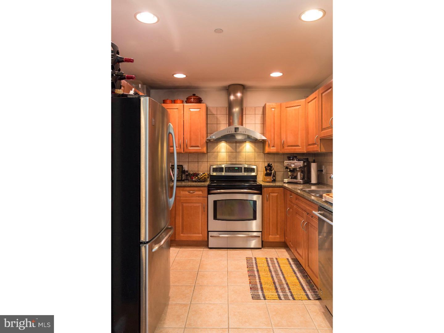 901 N PENN STREET 00 P1103