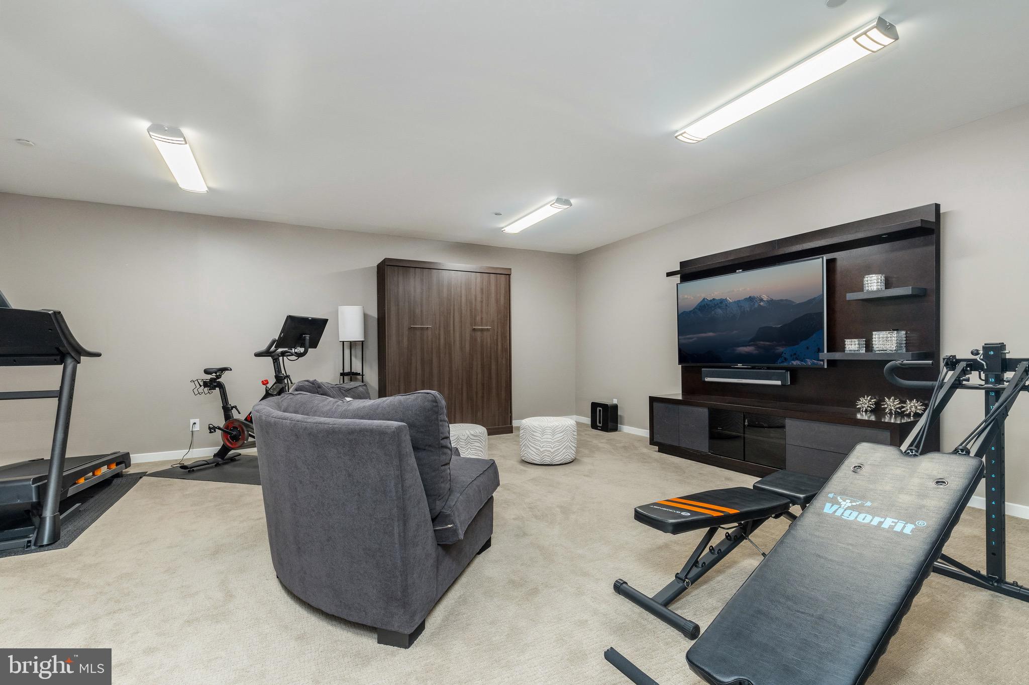 WASHINGTON SQ WEST - Residential