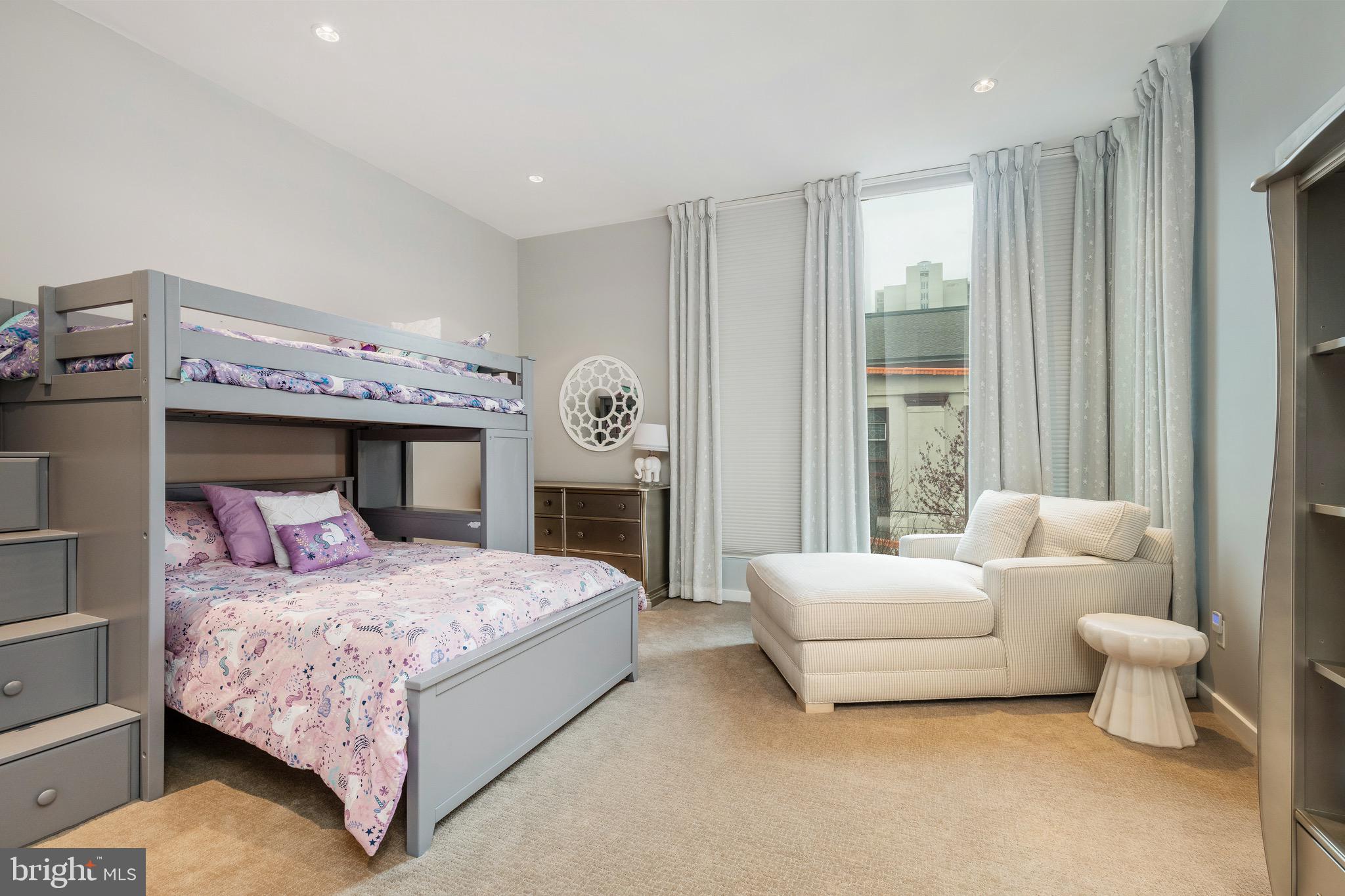 WASHINGTON SQ WEST - Residential