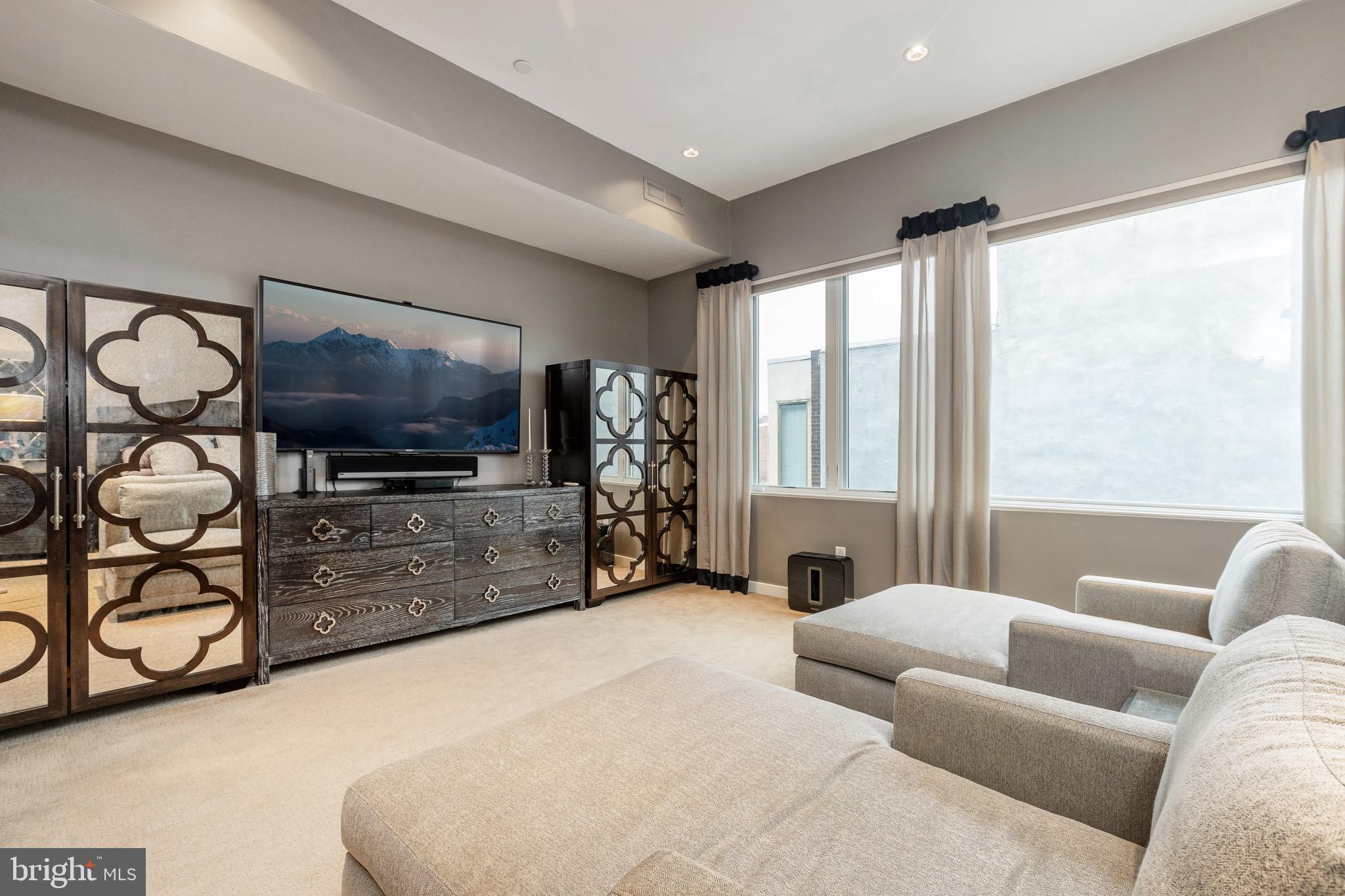 WASHINGTON SQ WEST - Residential