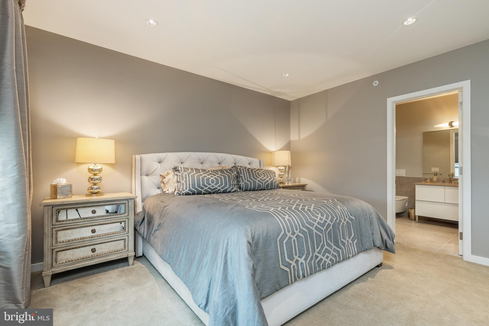 WASHINGTON SQ WEST - Residential