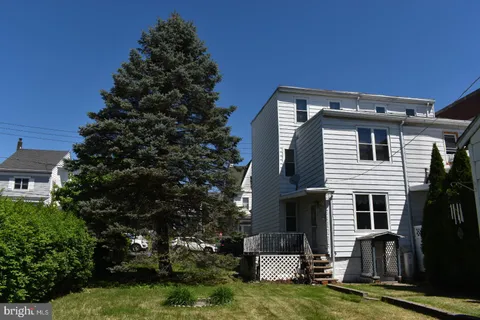 328 E Lloyd Street E, Shenandoah, PA MLS: PASK2021294