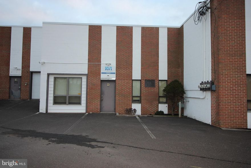 Industrial unit, 4200sf.  Unit D of 1458 County Line Rd Condominium.  Unit consist of  2000 ( approx) sf of warehouse plus  2200 sf office (approx).    Warehouse features 18 ft ceiling height, loading dock, a/c.  Office consists of 2200 sf on 2 floors,  8 private offices, conference room, bull pen area.   Also, available is unit F
, 3000 ft  all warehouse.  Also, available is 1.25 acres of industrial ground.    Condominium has use restrictions, no automotive repairs, contact listing agent.
