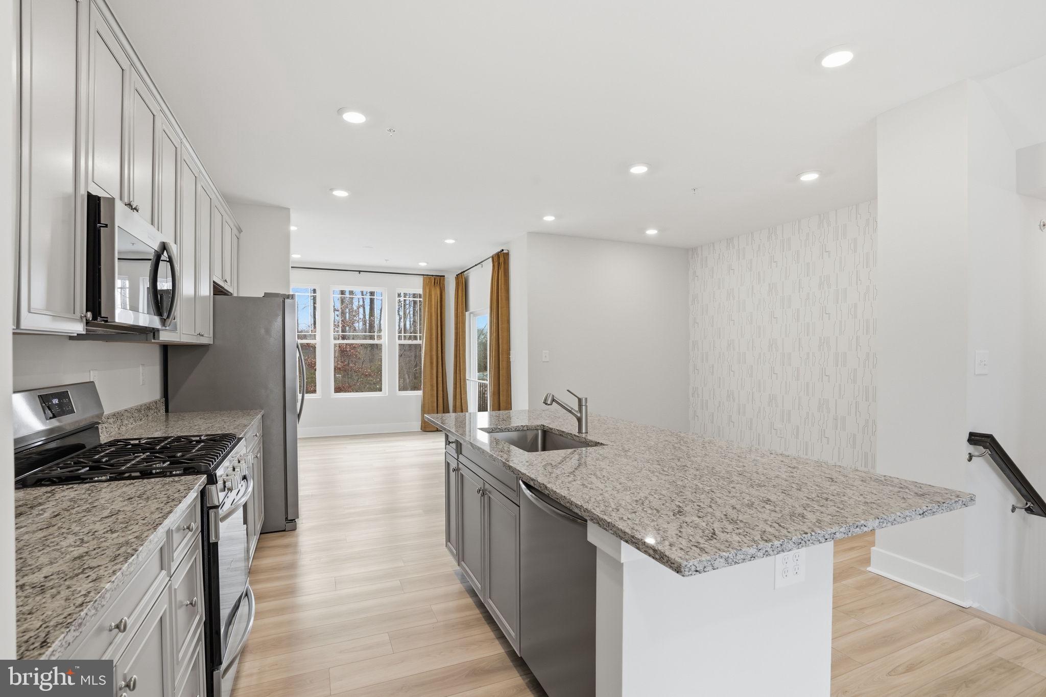 WATER'S LANDING - Residential